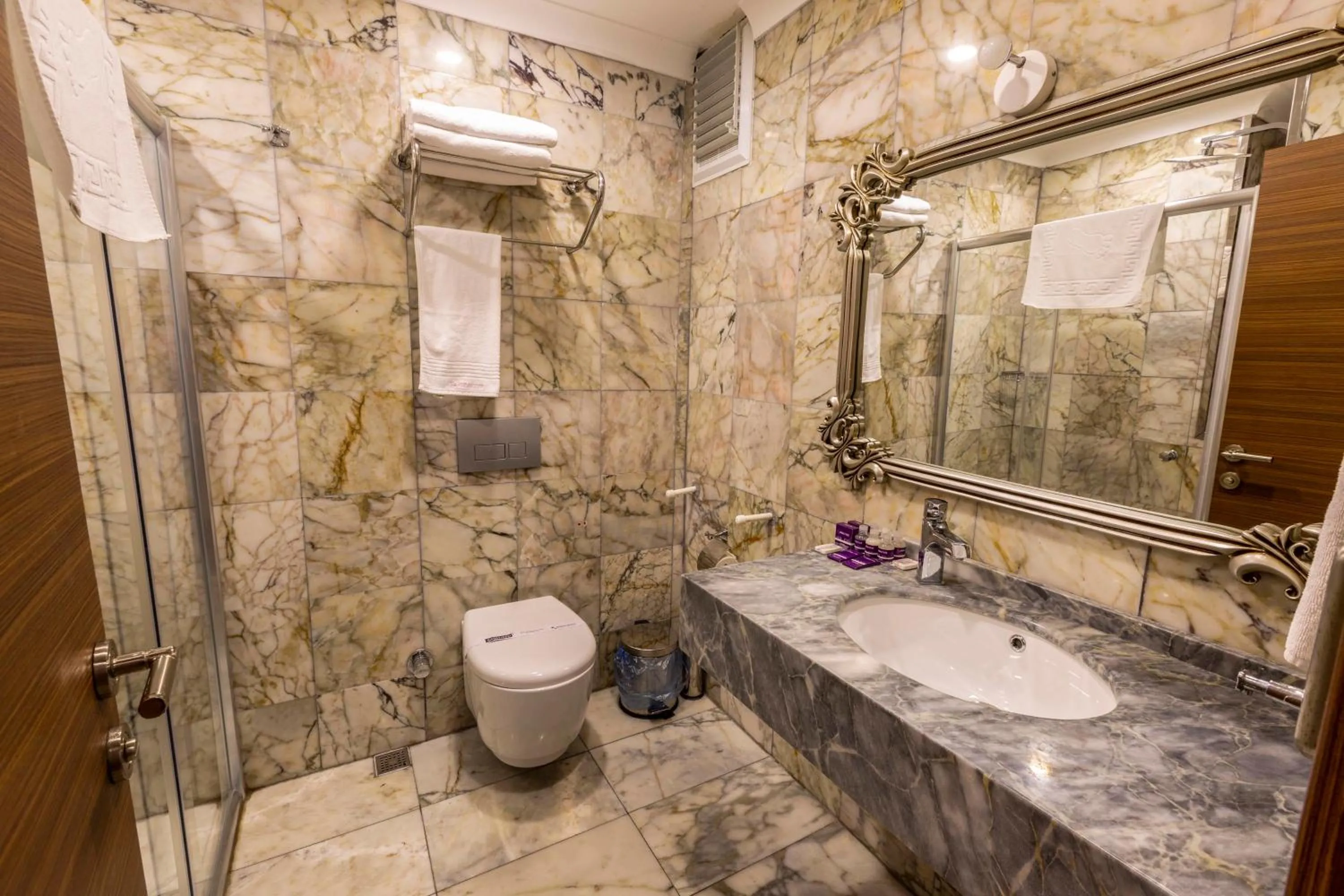 Shower in Anatolia Hotel Airport