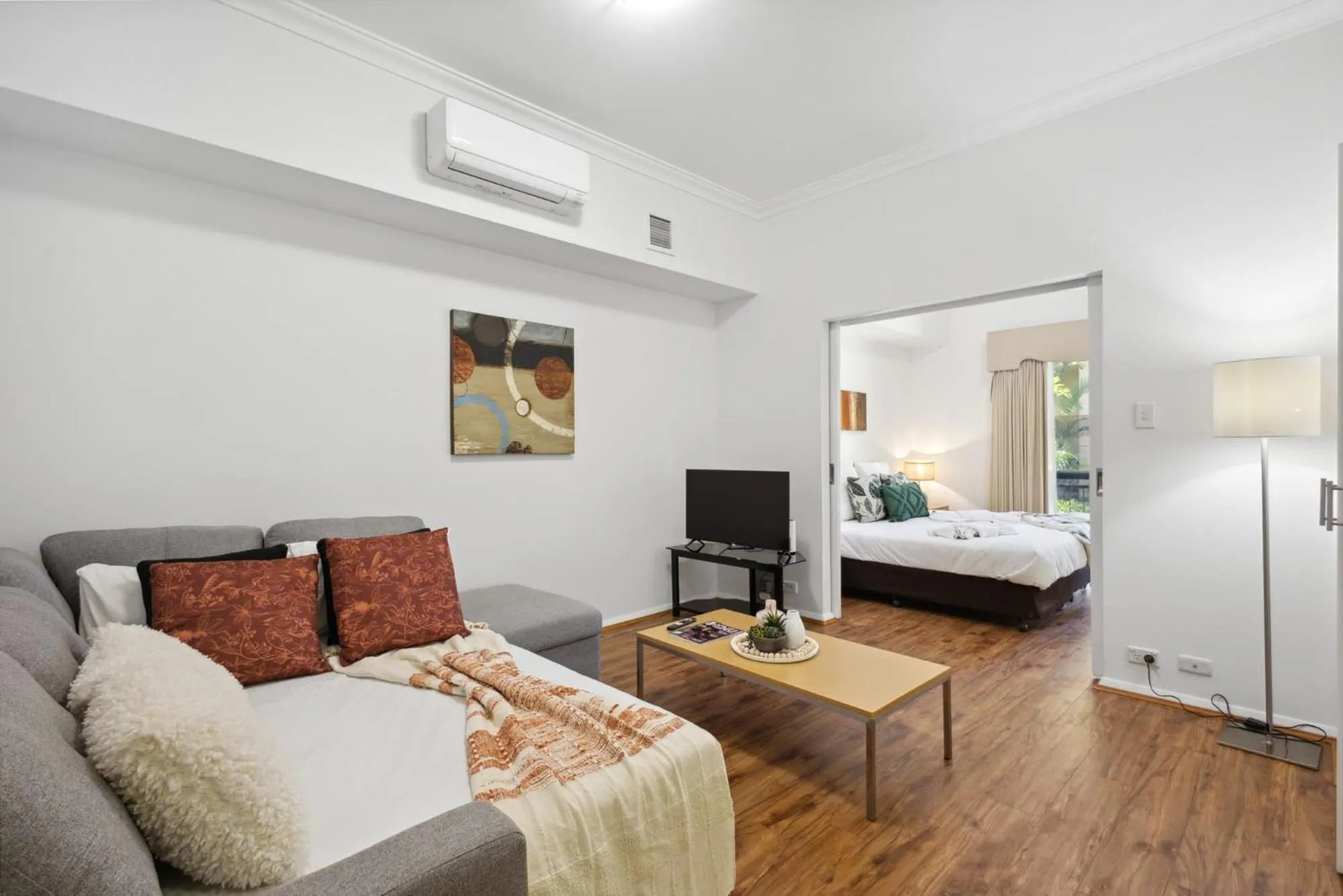 1BDR 1BTH 1PRK - James Street Joy