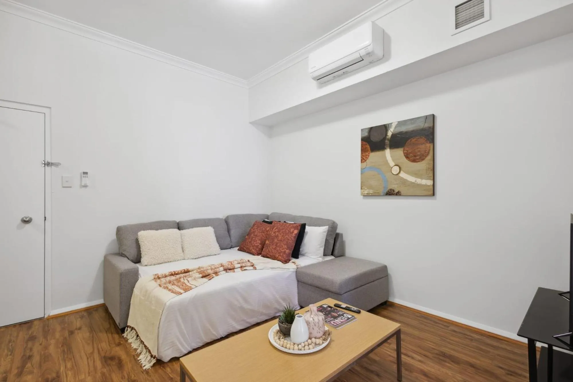 1BDR 1BTH 1PRK - James Street Joy
