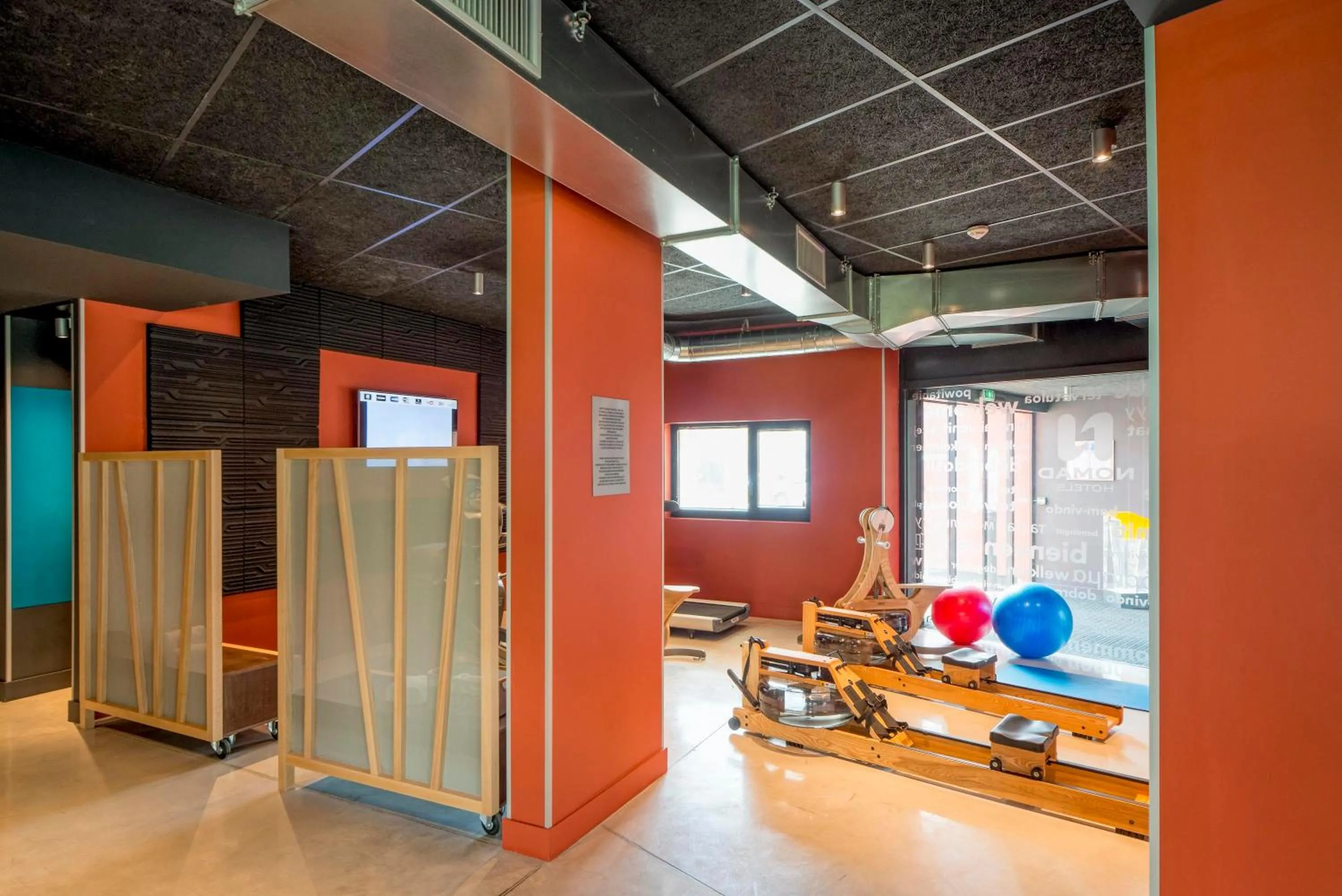 Day in Nomad Paris Roissy CDG