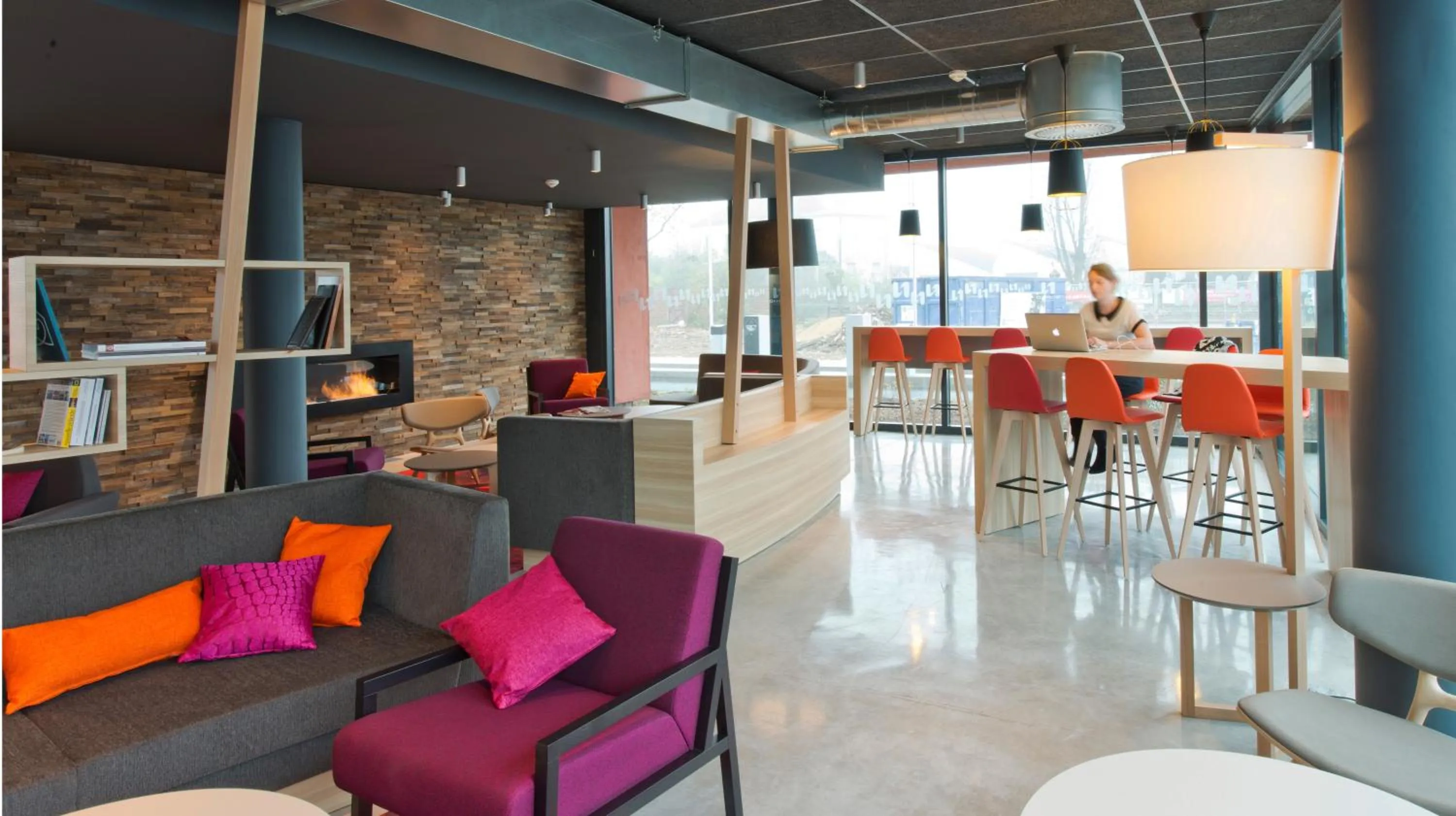 Lounge or bar in Nomad Paris Roissy CDG