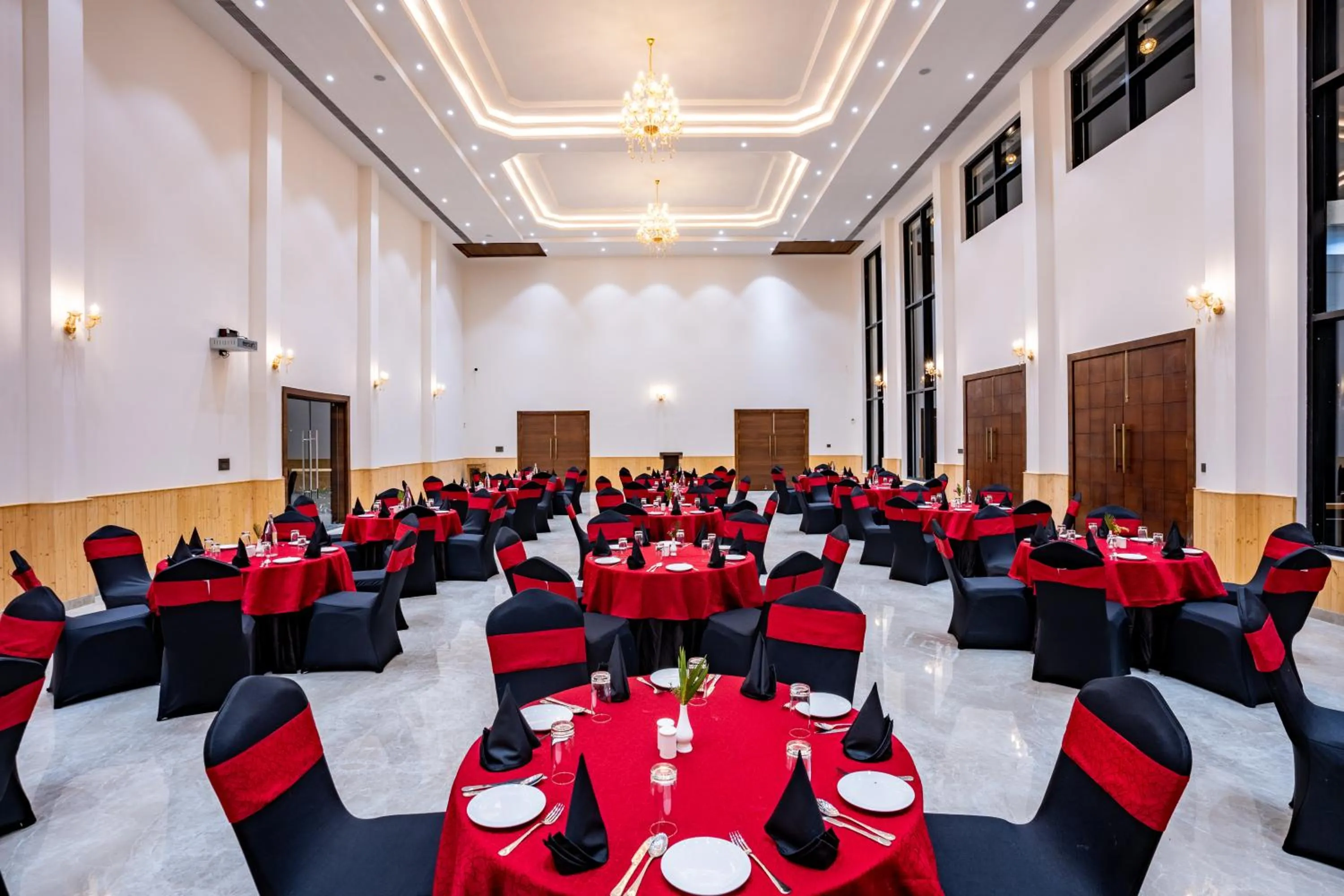 Banquet/Function facilities in Shervani Pebbles & Pines Resort & Spa, Corbett