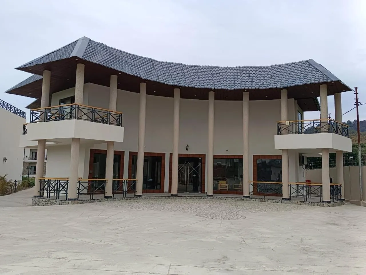 Facade/entrance in Shervani Pebbles & Pines Resort & Spa, Corbett