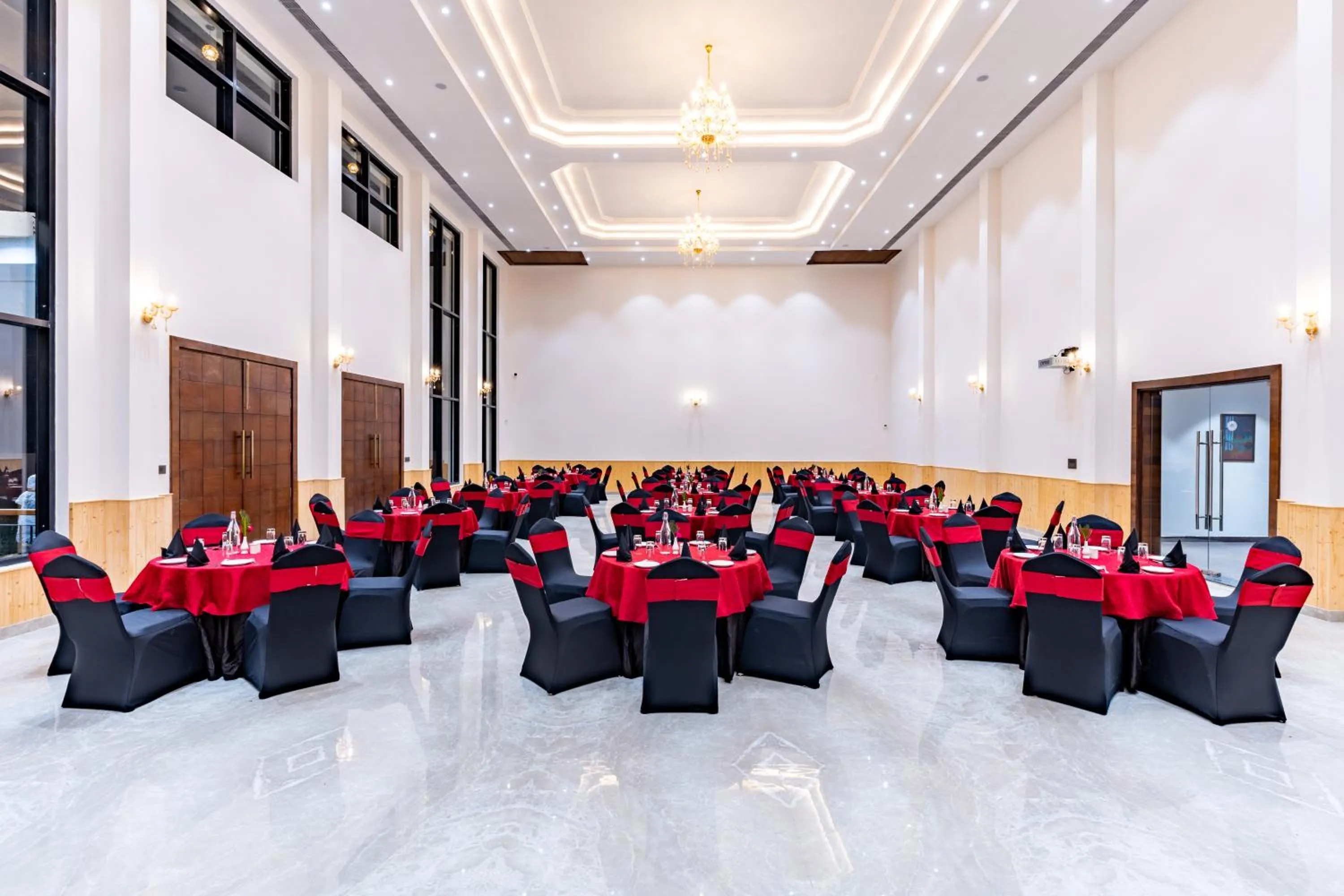 Banquet/Function facilities in Shervani Pebbles & Pines Resort & Spa, Corbett