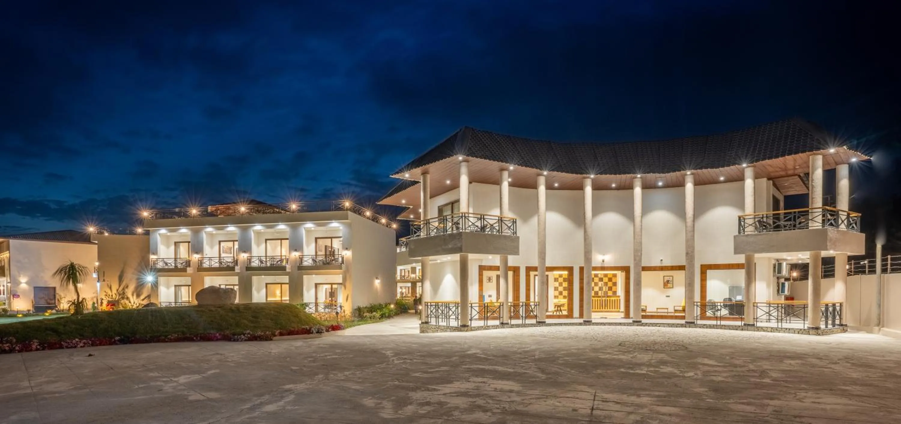 Facade/entrance in Shervani Pebbles & Pines Resort & Spa, Corbett