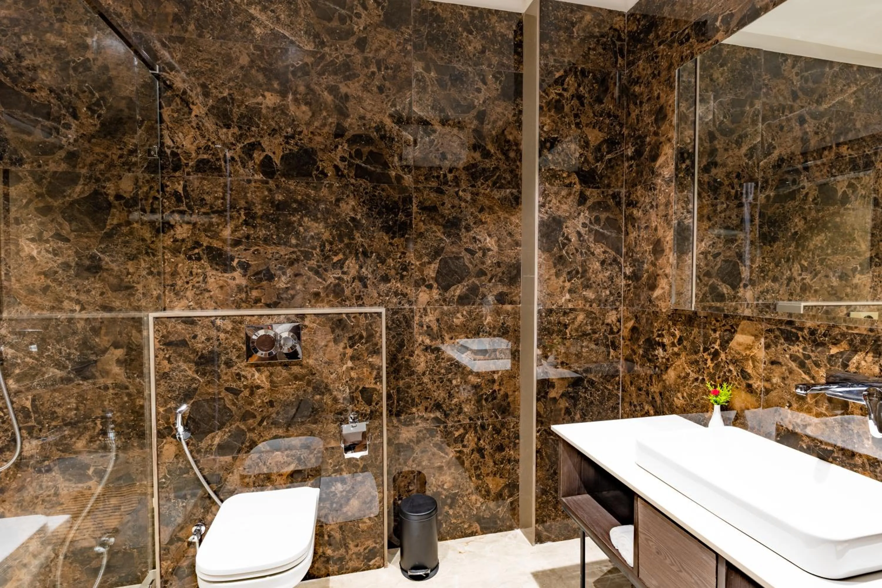 Shervani Pebbles & Pines Resort & Spa, Corbett