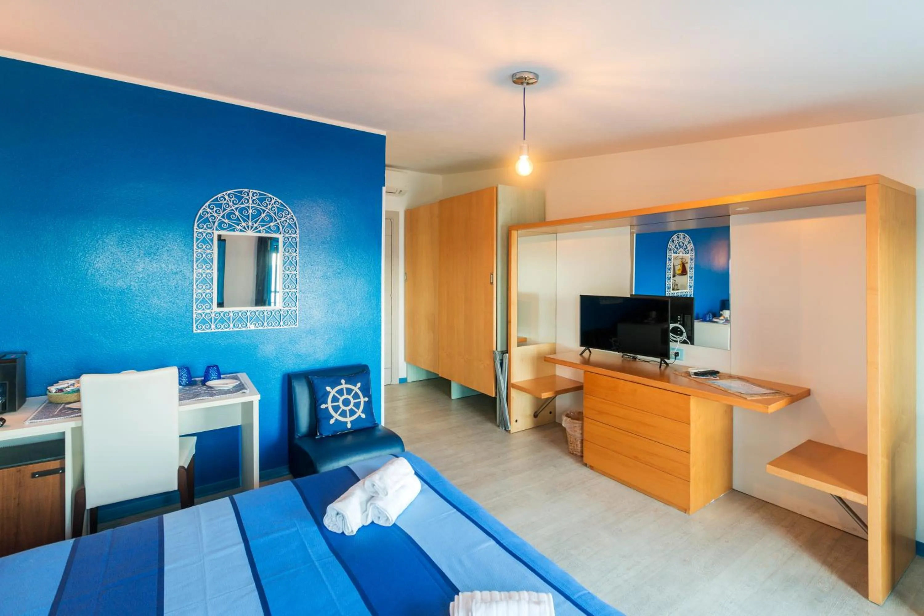 Bedroom, Bed in La Favorita Hotel