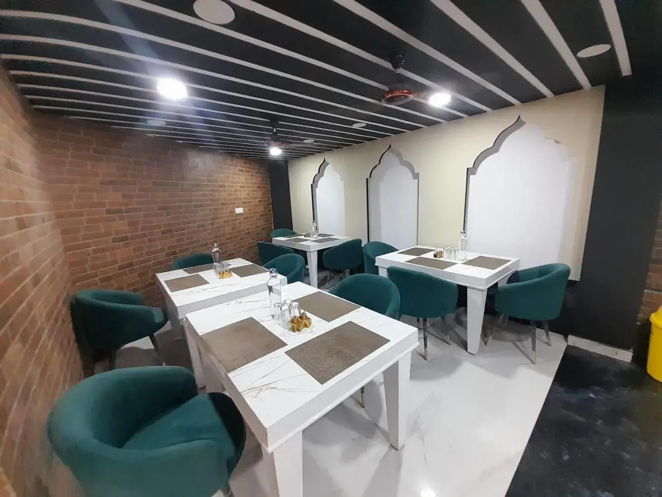 Restaurant/places to eat in Hotel Asha Delight Restaurant/places to eat in Hotel Asha Delight