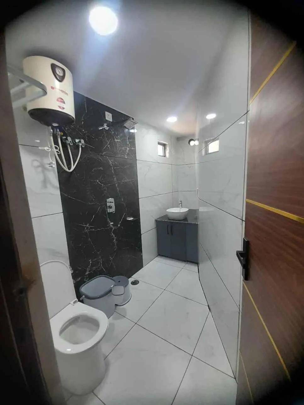 Shower in Hotel Asha Delight