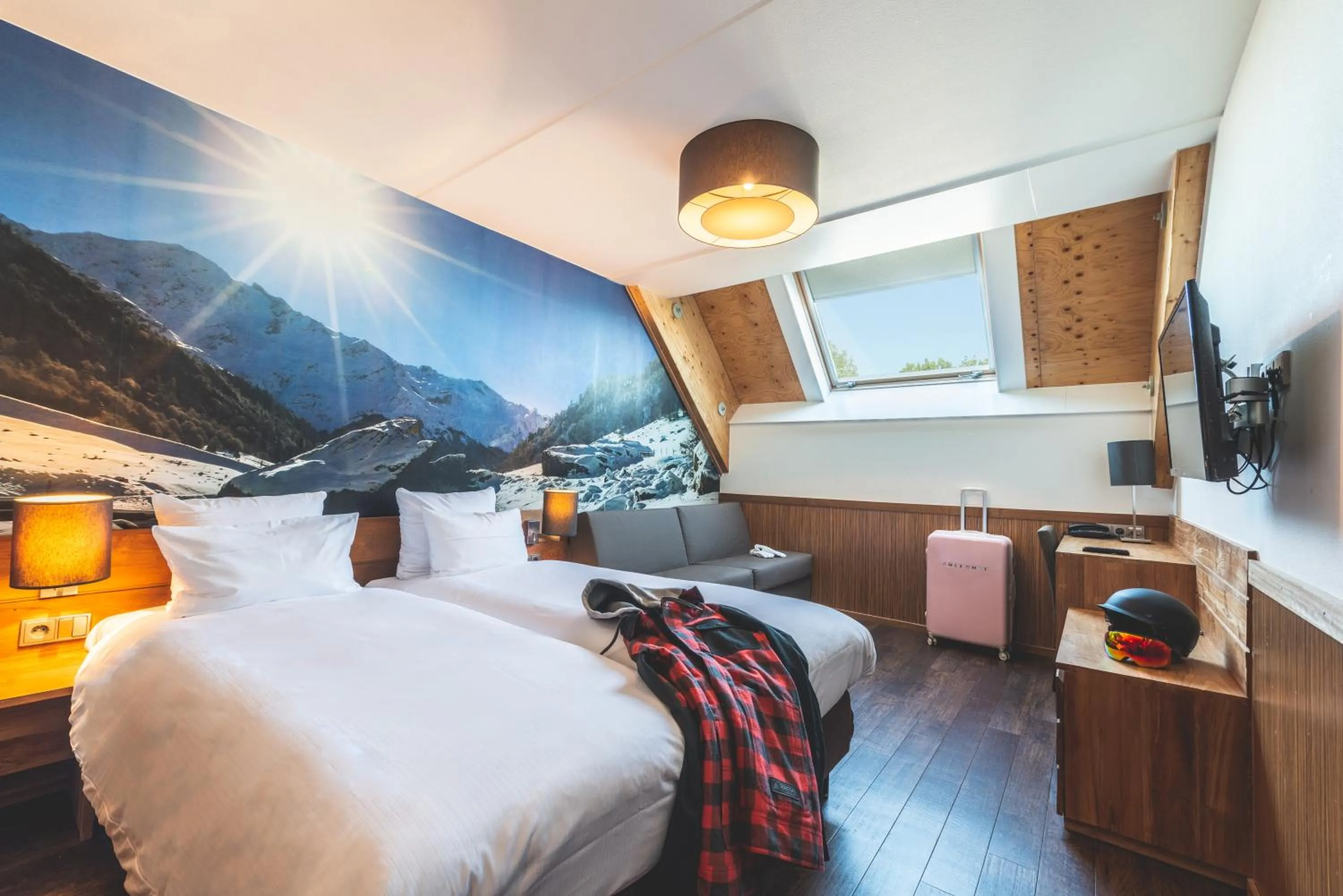 TV and multimedia, Bed in Alpine Hotel by SnowWorld