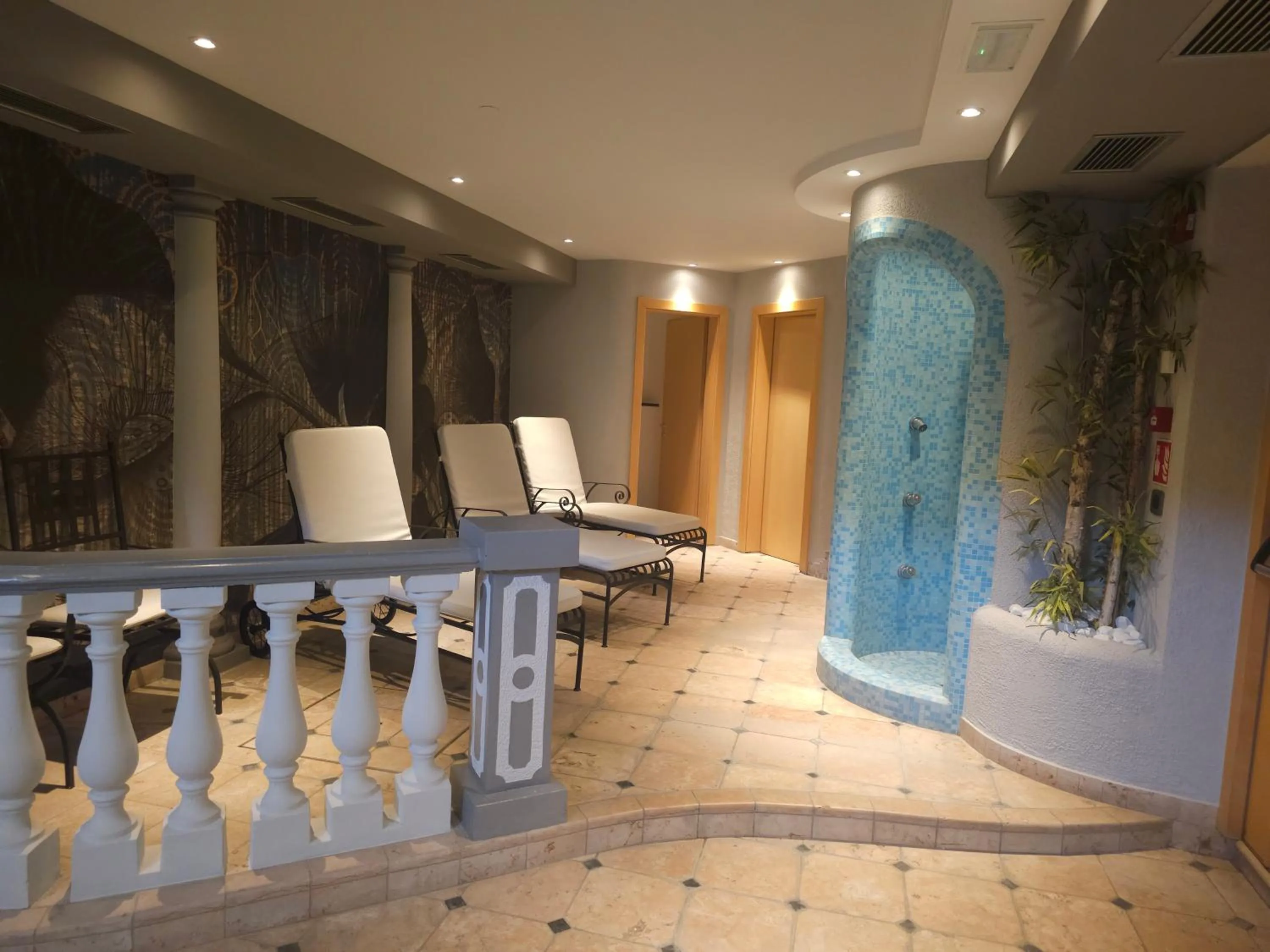 Pool view in Hotel Tonnerhof