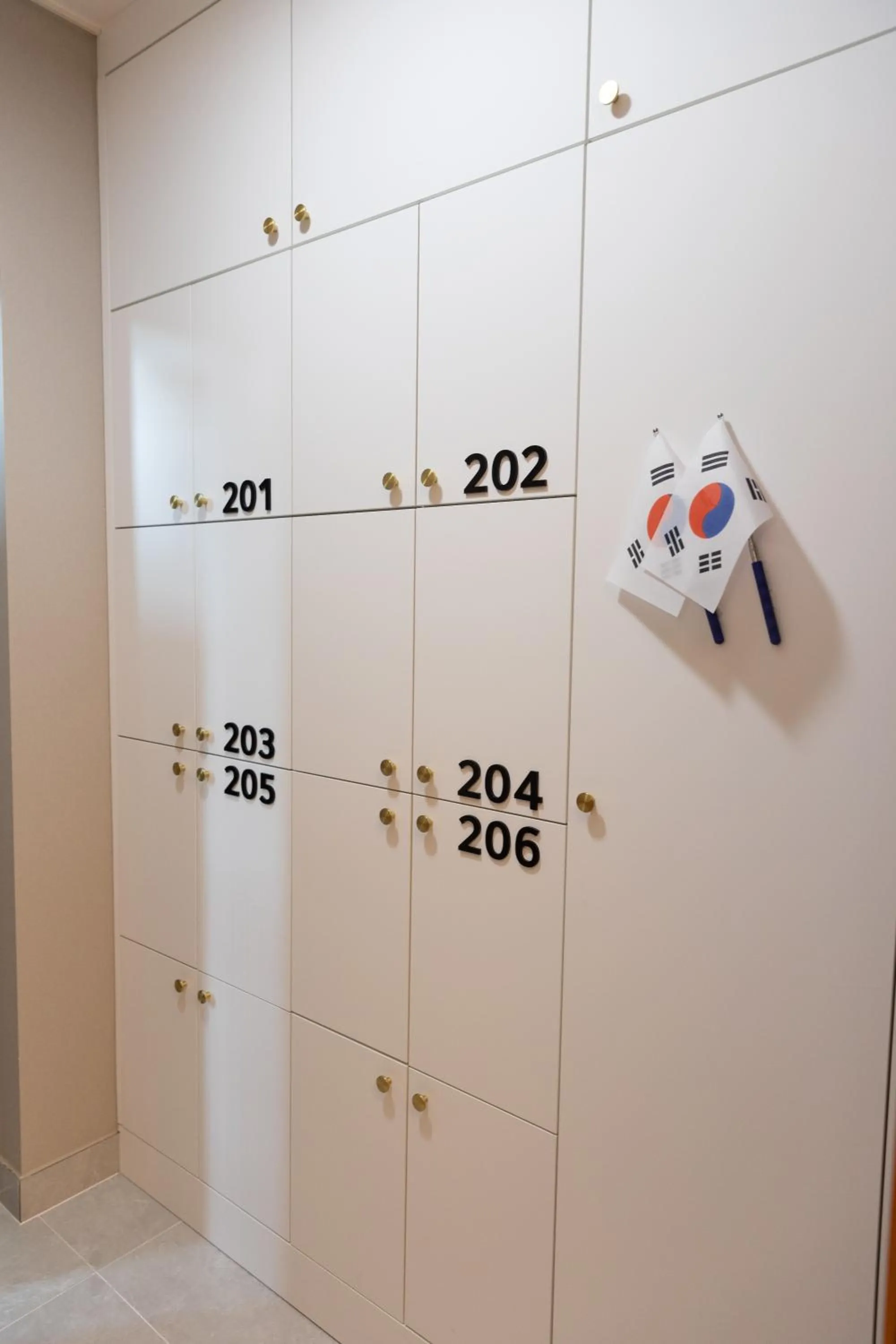 locker in Incheon Airport Guest House King