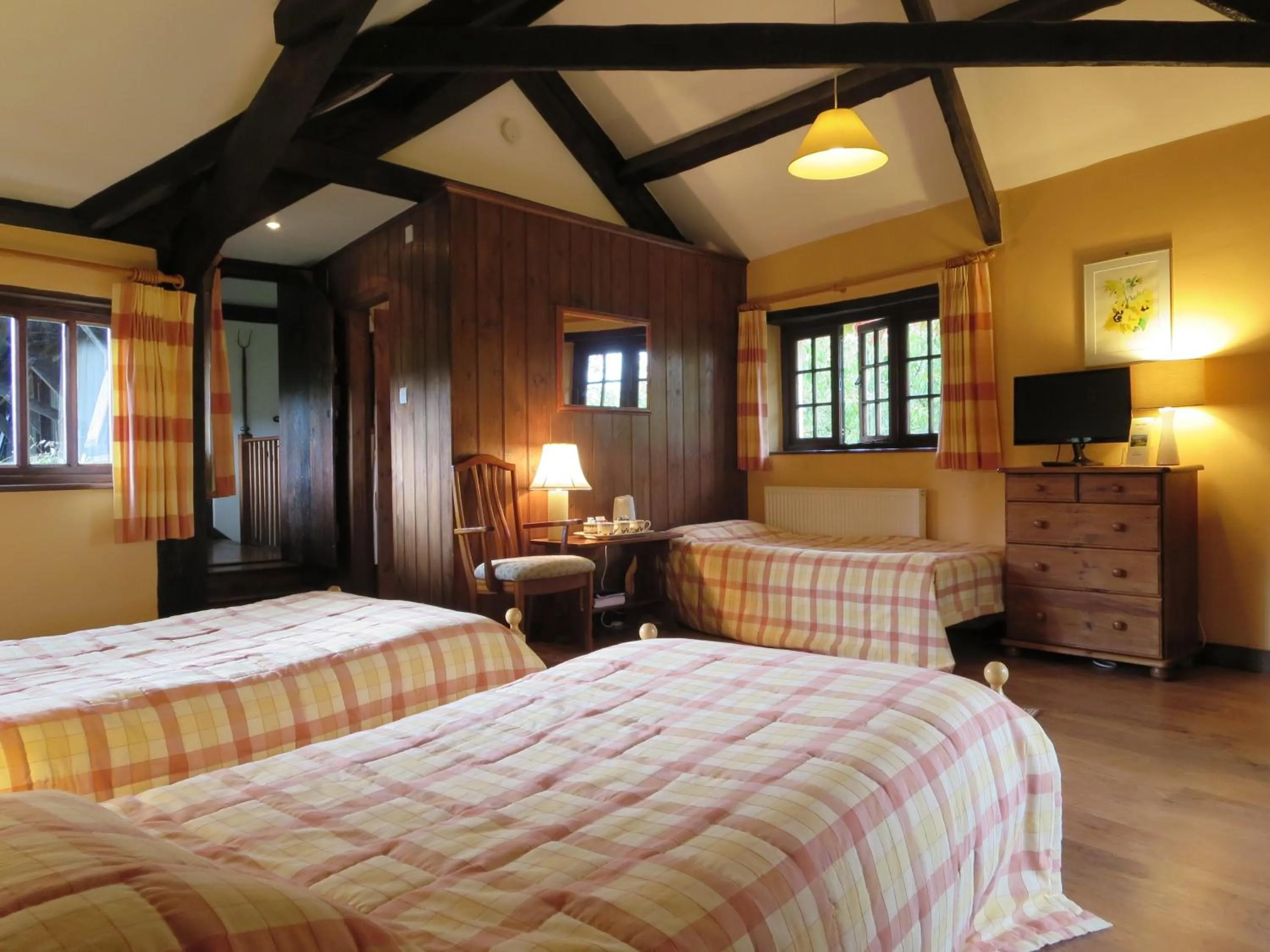 Photo of the whole room, Bed in Combe Lancey Farmhouse B&B