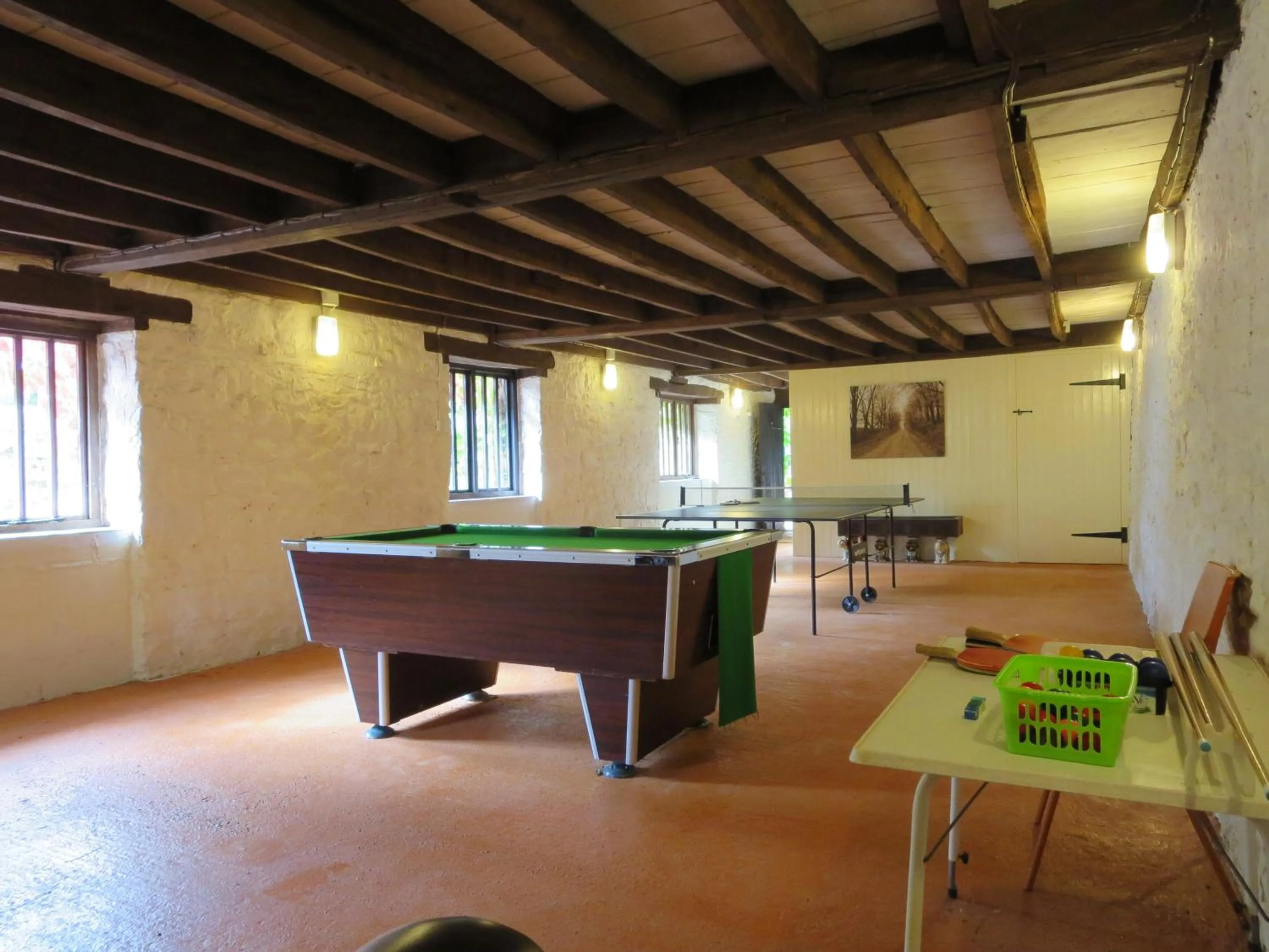 Billiard in Combe Lancey Farmhouse B&B