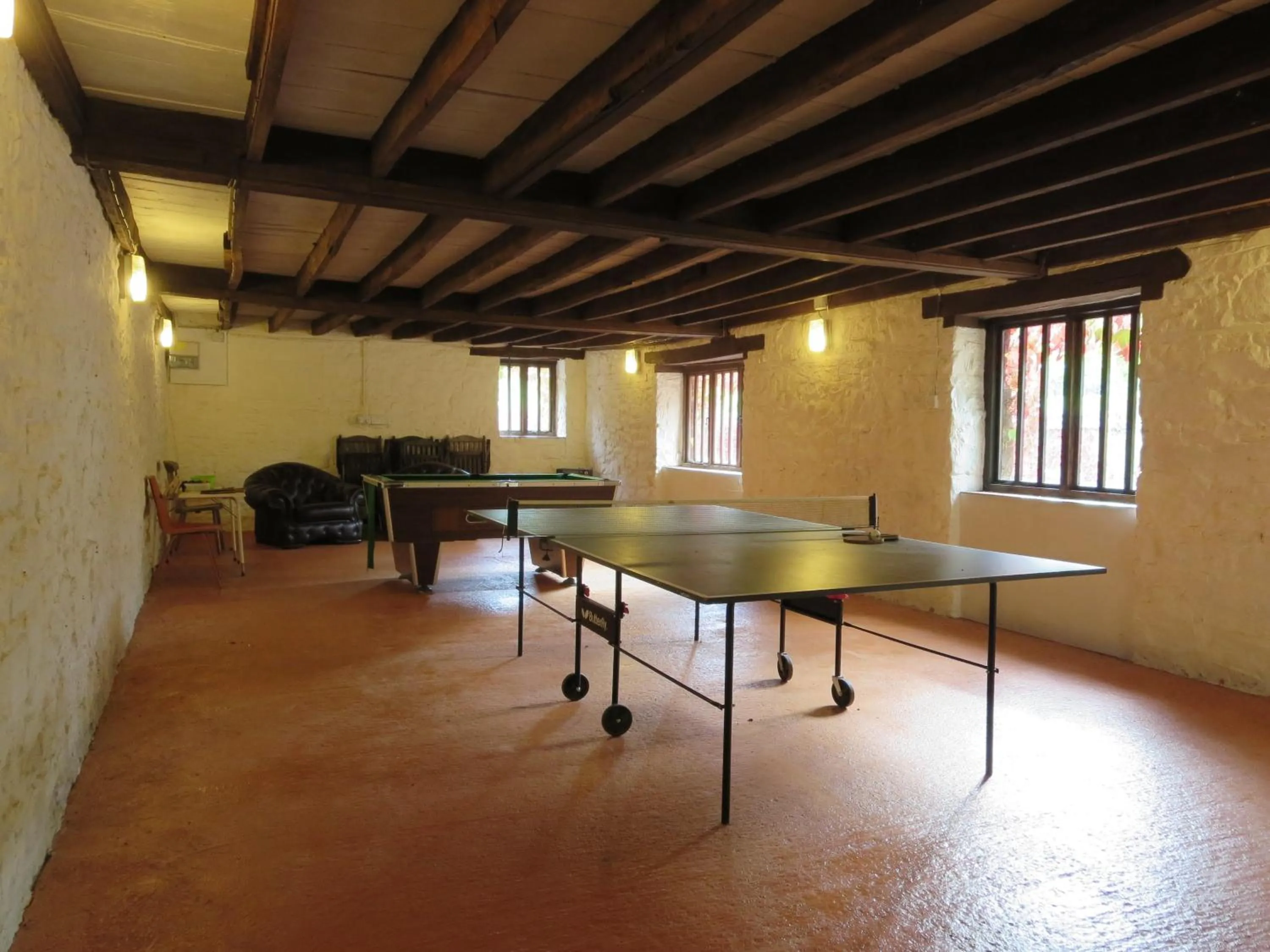 Table tennis in Combe Lancey Farmhouse B&B