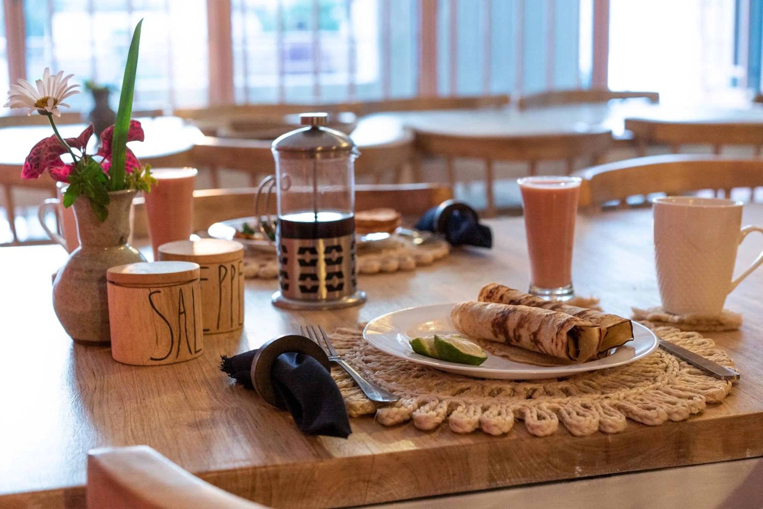 Breakfast in OMX Hotel Remera