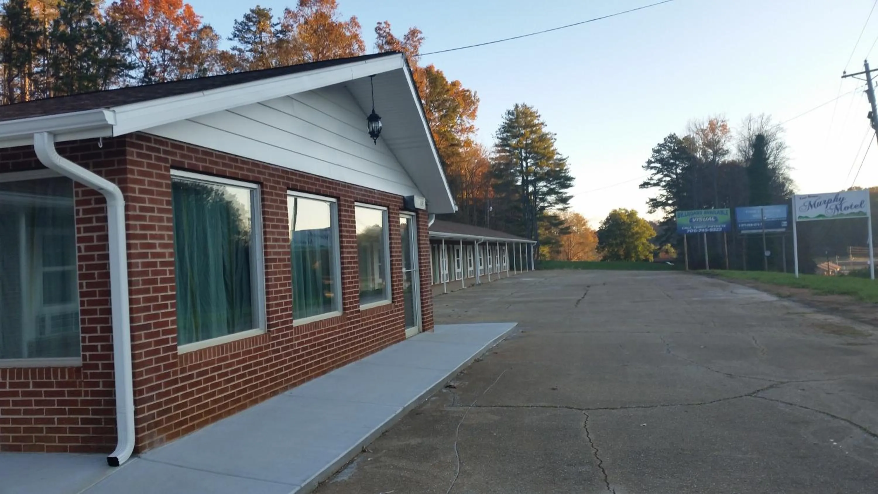 Facade/entrance in Murphy Motel