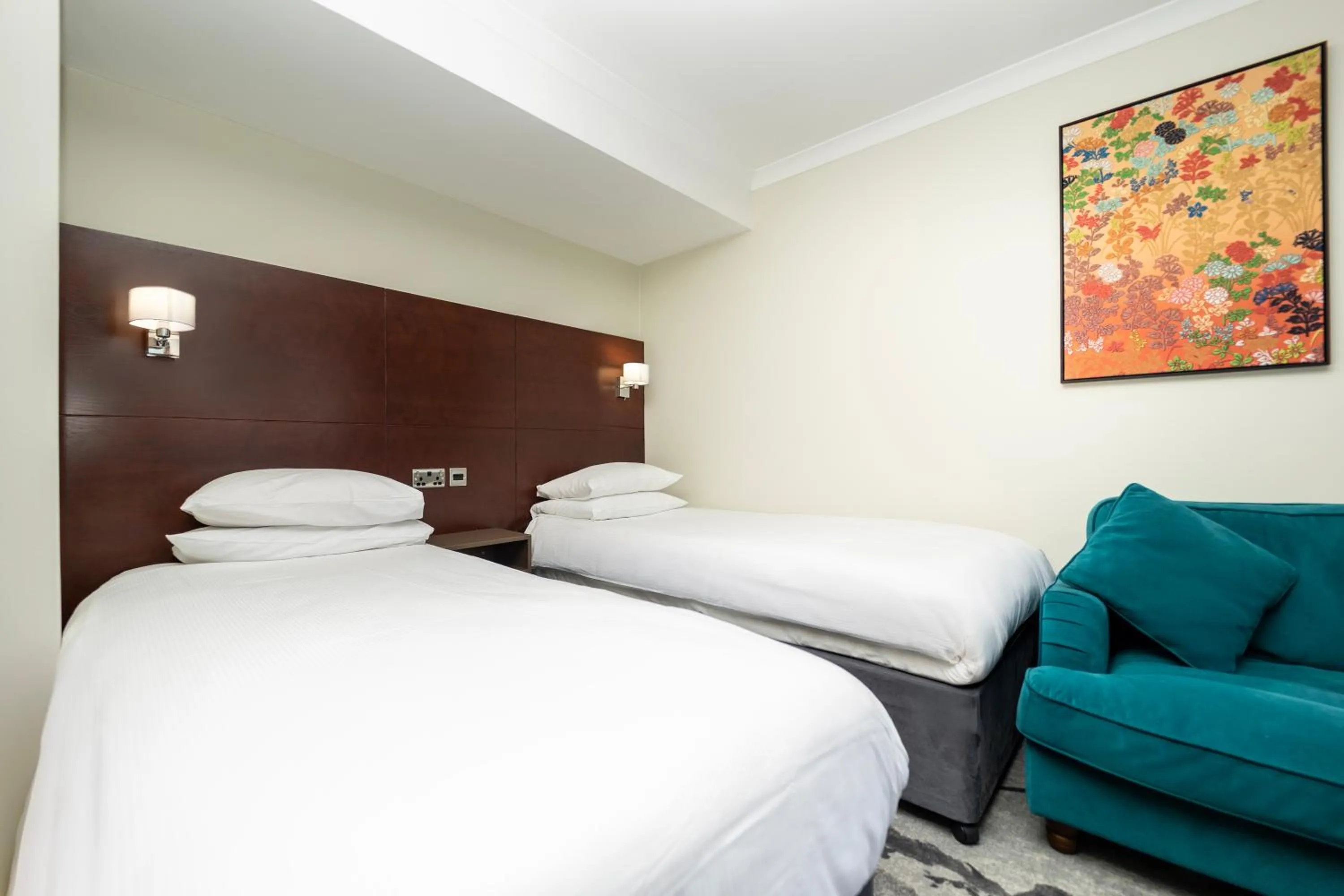 Bedroom, Bed in Danubius Hotel Regents Park