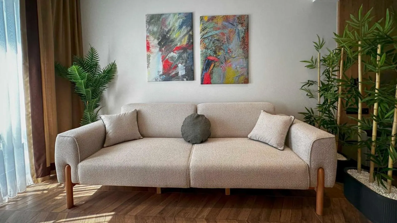 Seating area in Shiboo Suite Otel