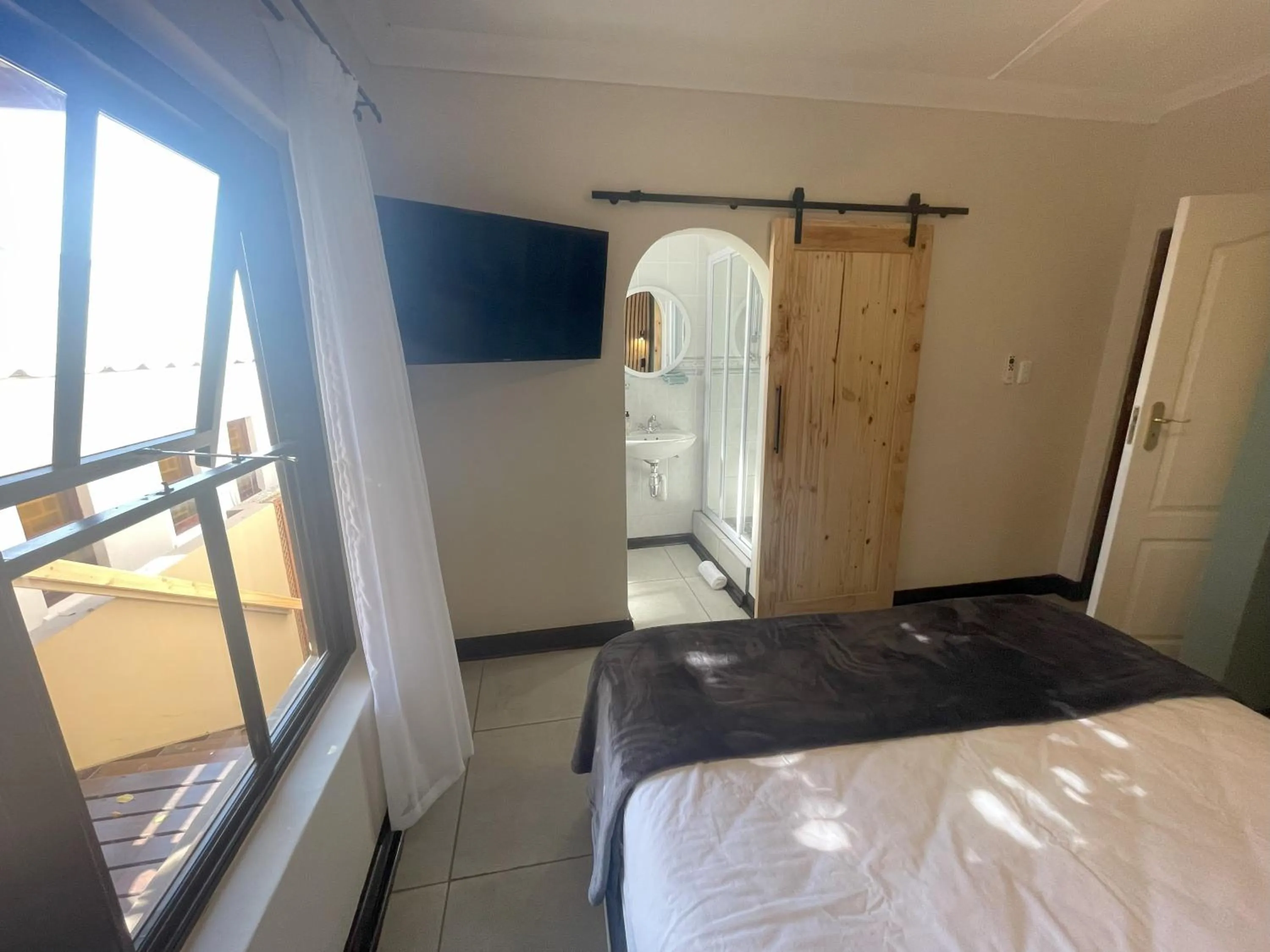 Photo of the whole room, Bed in Wilderness on Sea