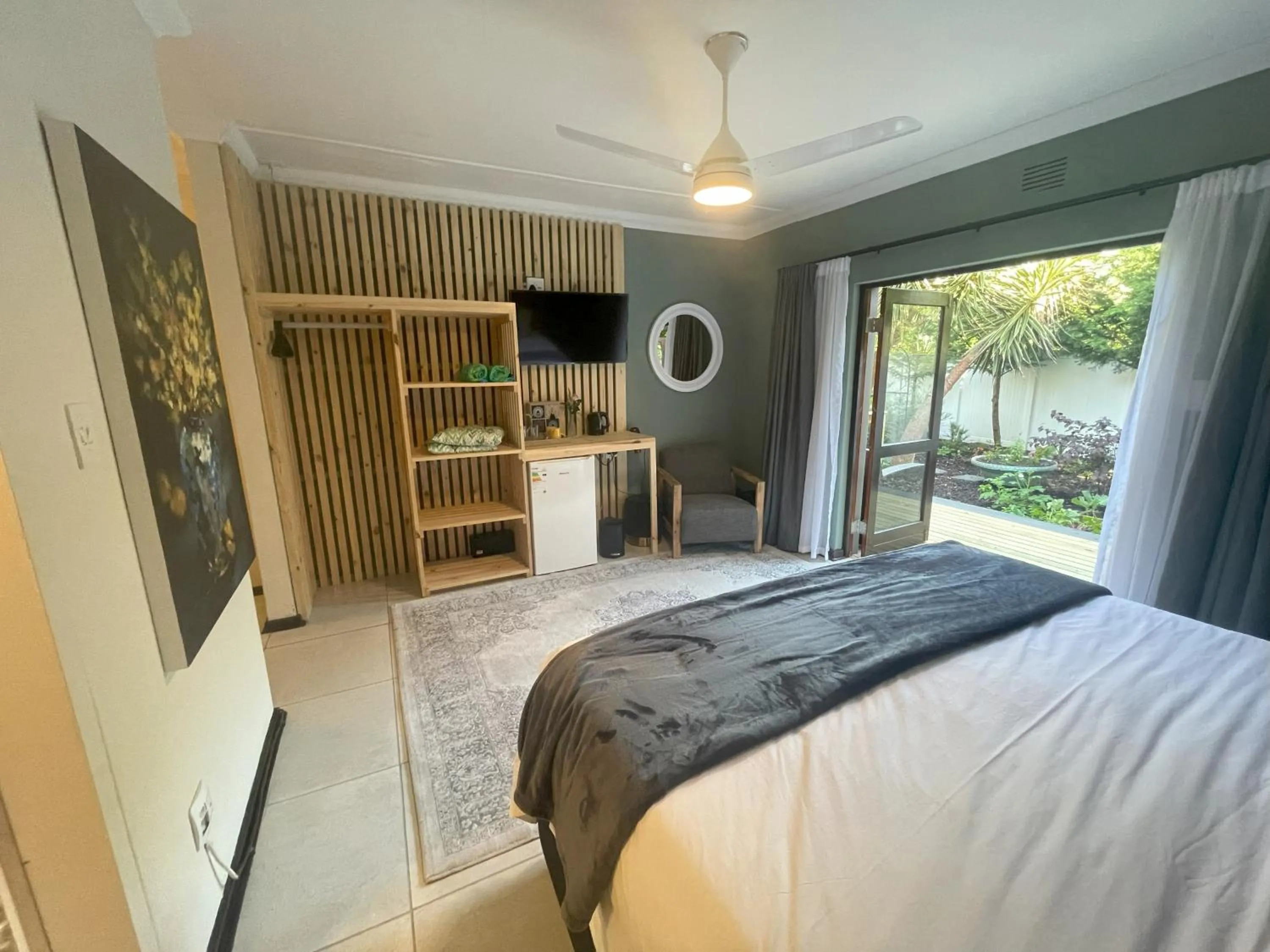 Photo of the whole room, Bed in Wilderness on Sea