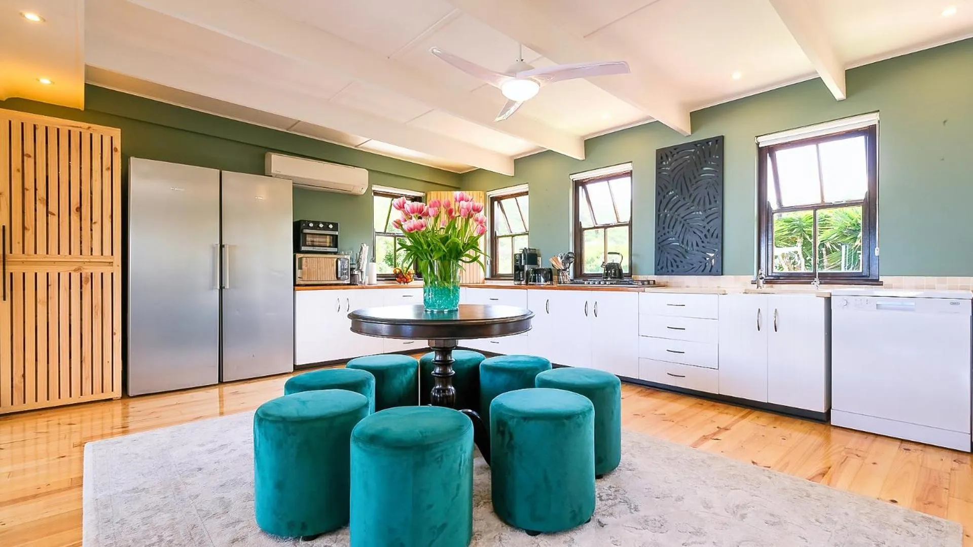 Kitchen or kitchenette in Wilderness on Sea