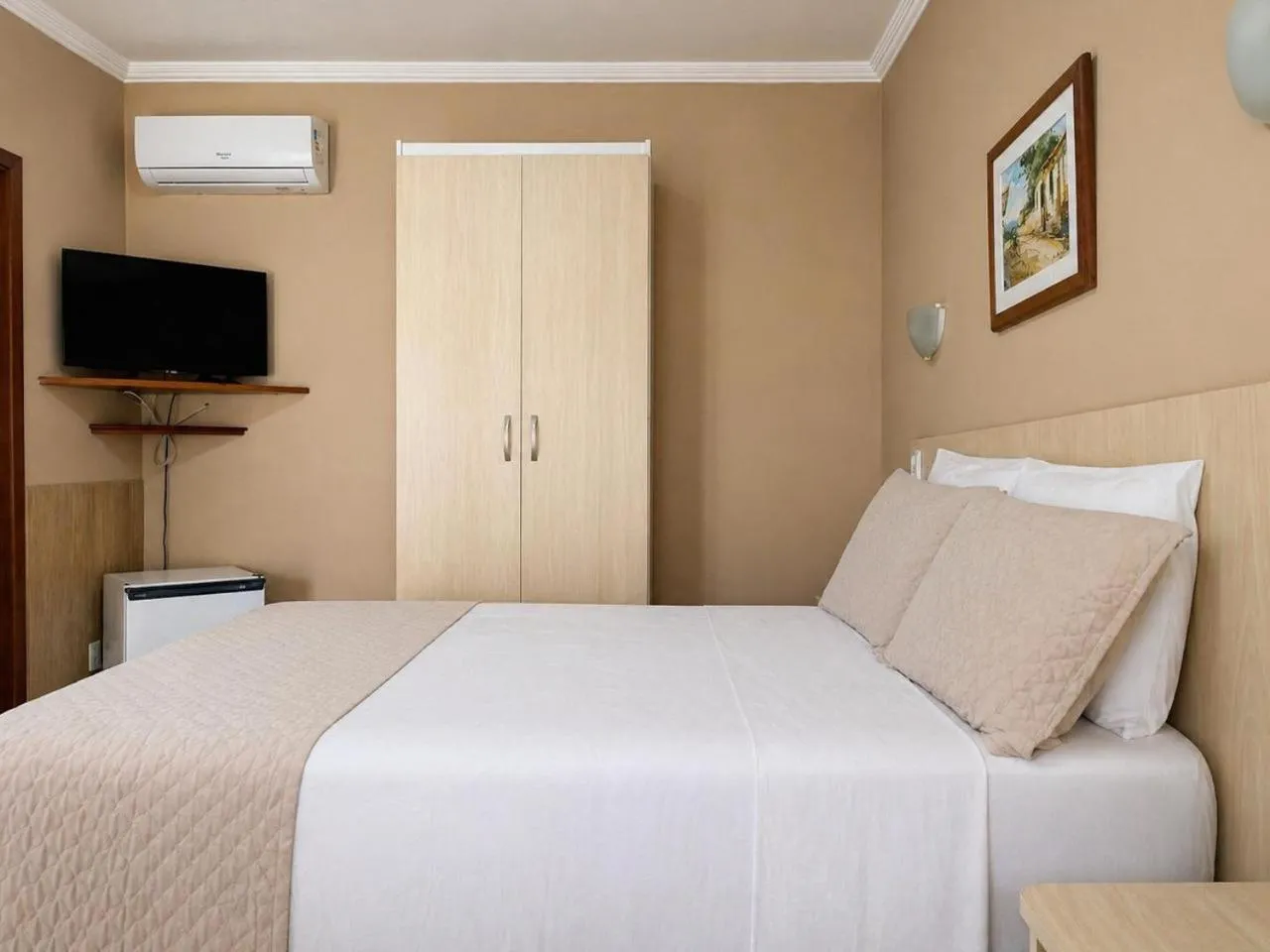 Bed in Vila Francesa Hotel