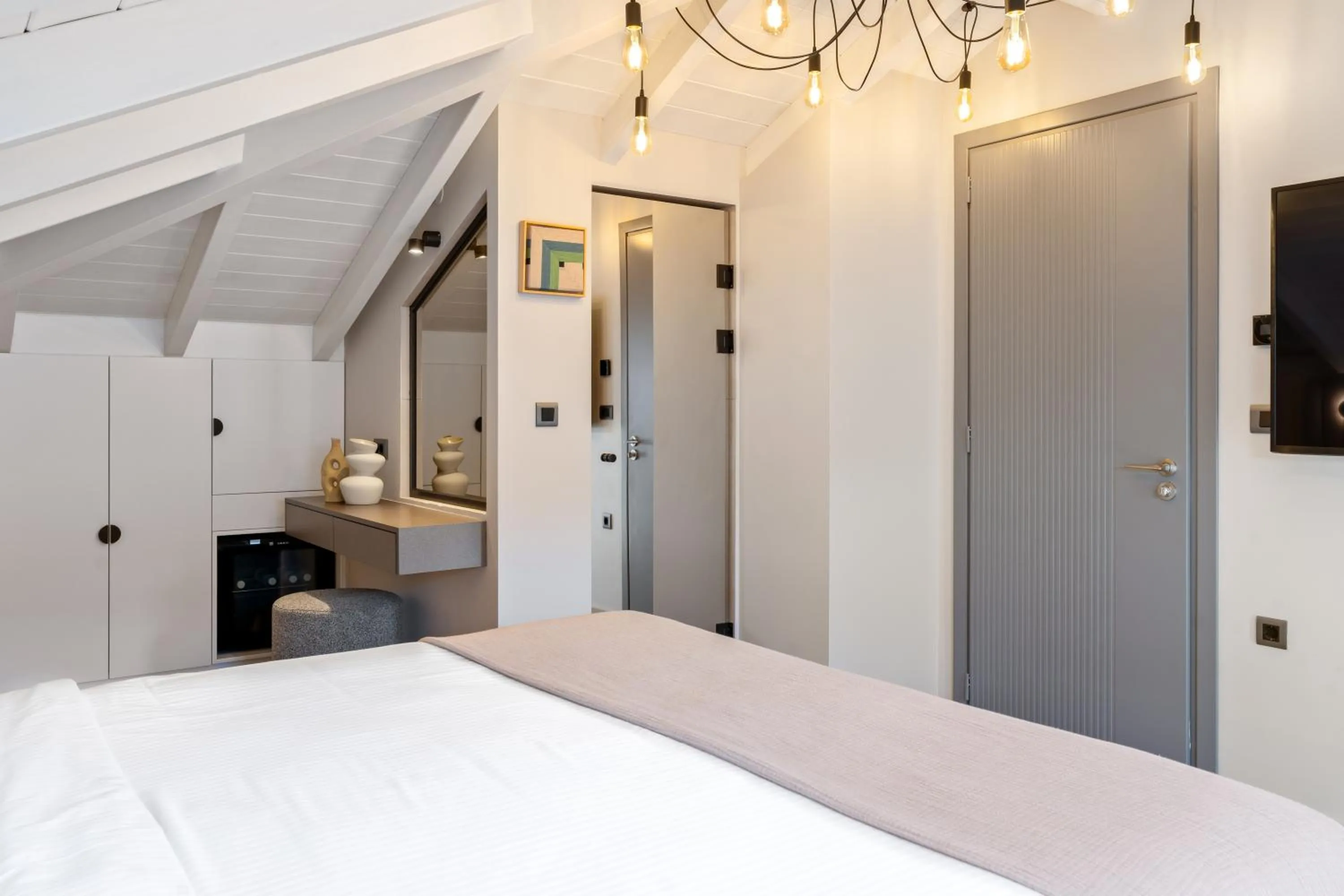 Shower, Bed in Ennea Muses Rooms and Suites