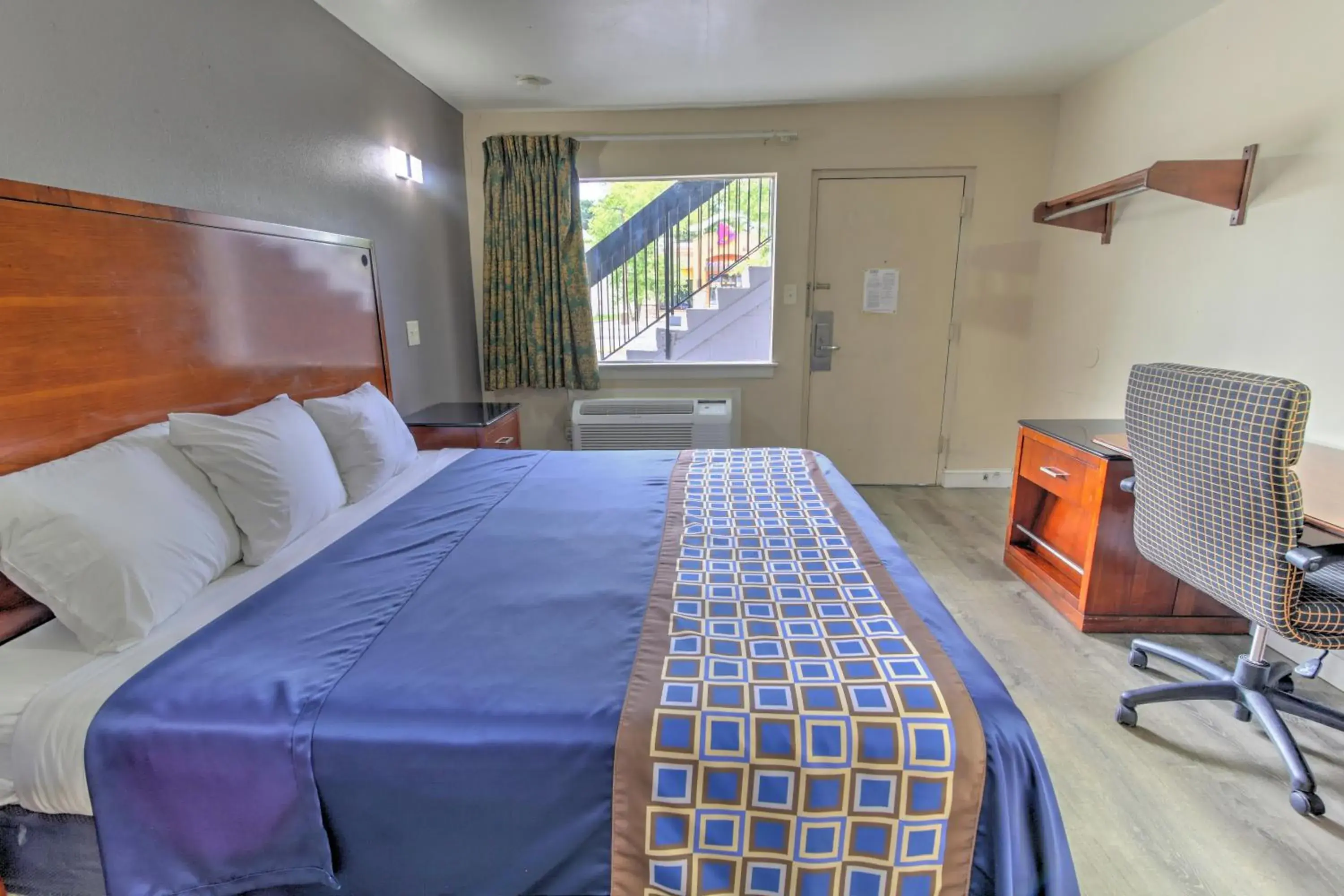 Bedroom, Bed in Budget Lodge Churchland Bedroom, Bed in Budget Lodge Churchland