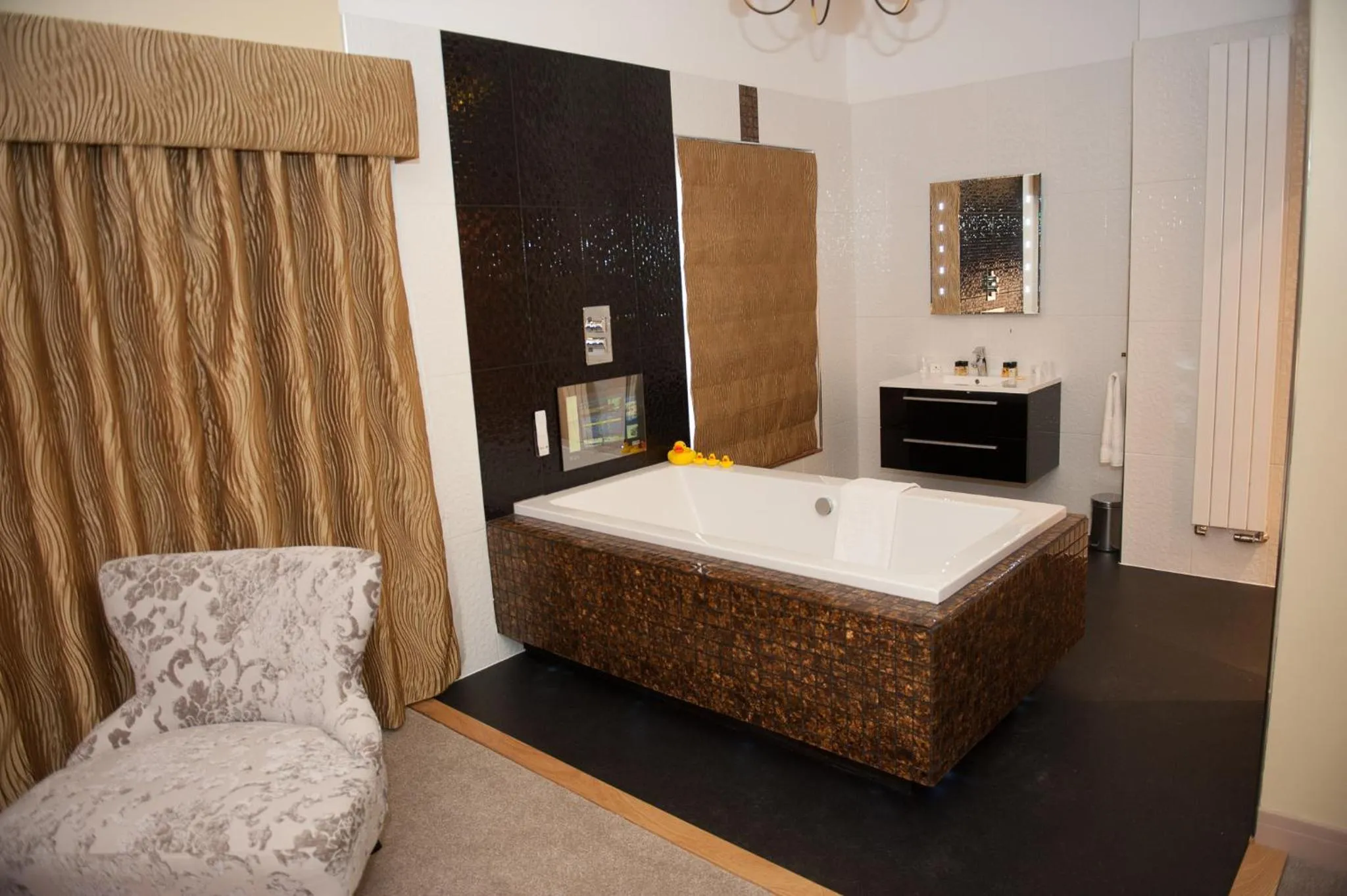 Bedroom, Bed in Hotel Forty One