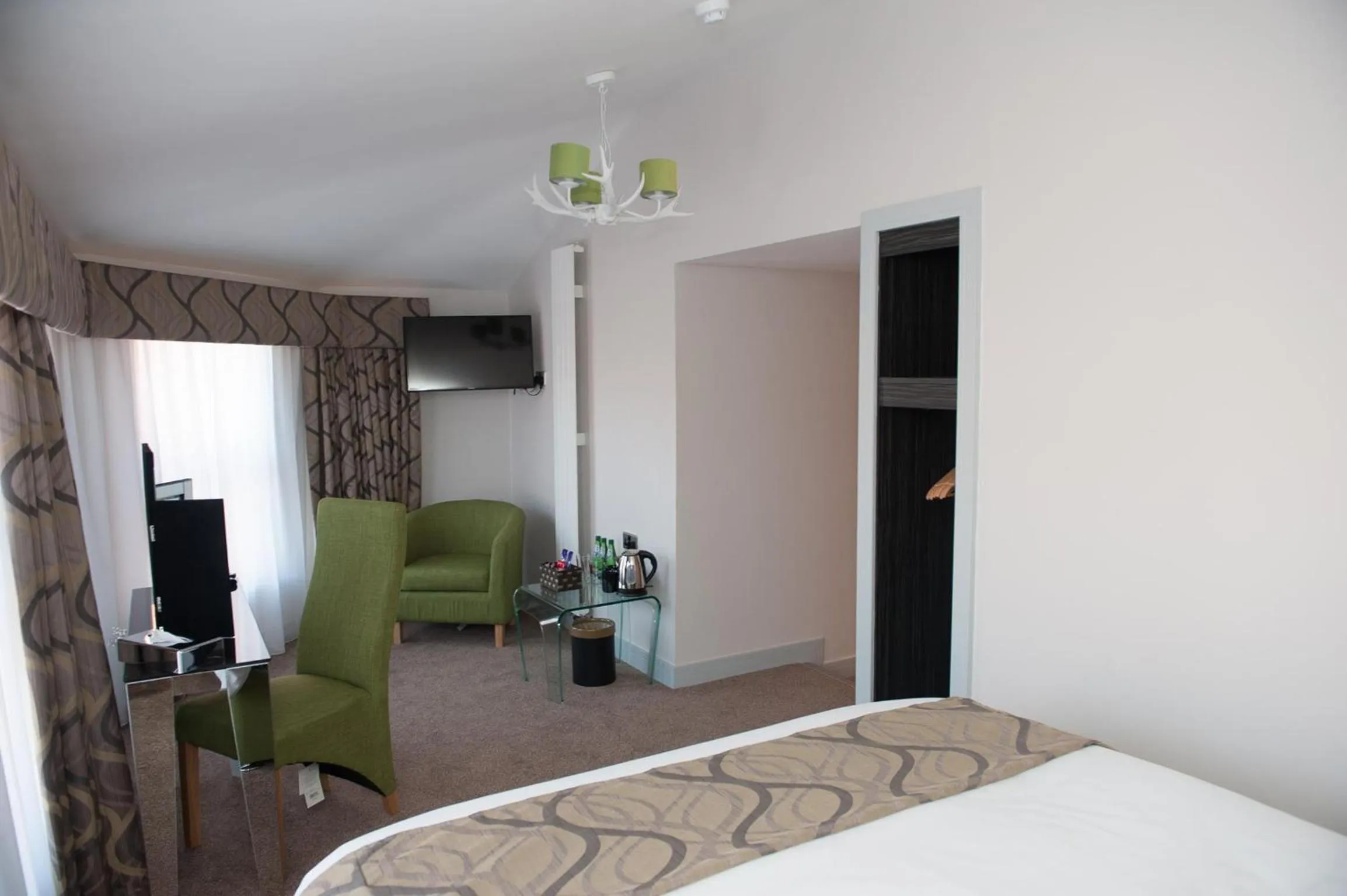 Photo of the whole room, Bed in Hotel Forty One