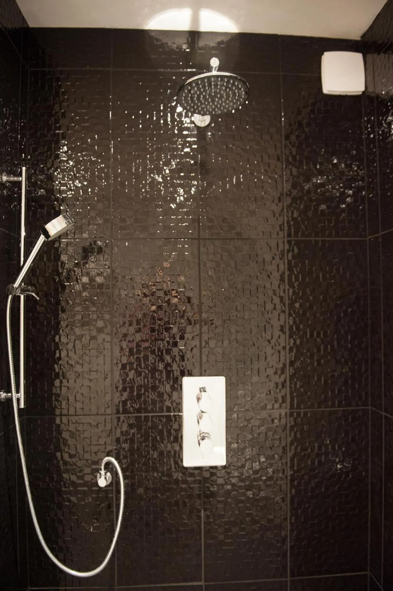 Shower in Hotel Forty One