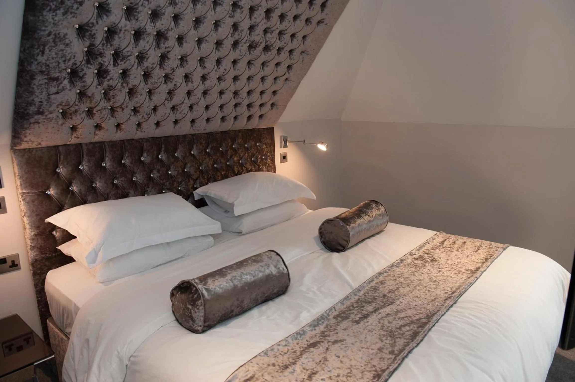 Bed in Hotel Forty One