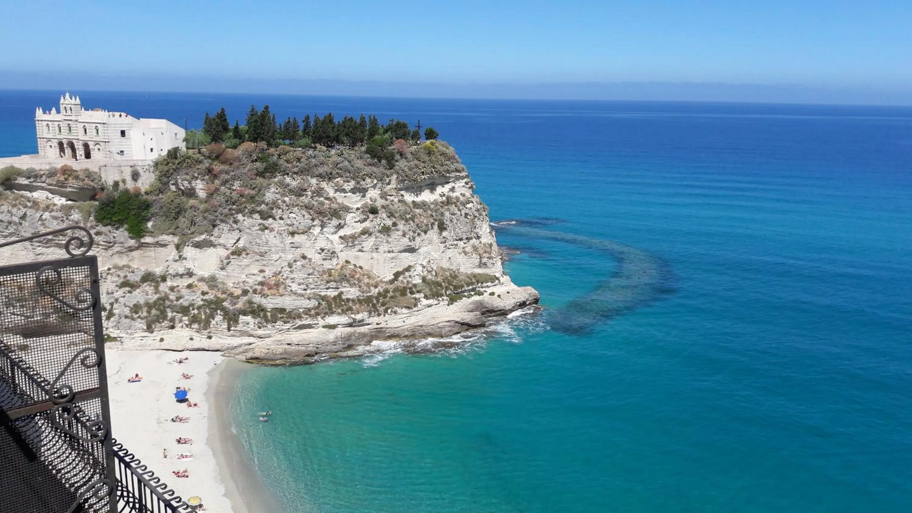 Spring in Villa Mimosa Tropea