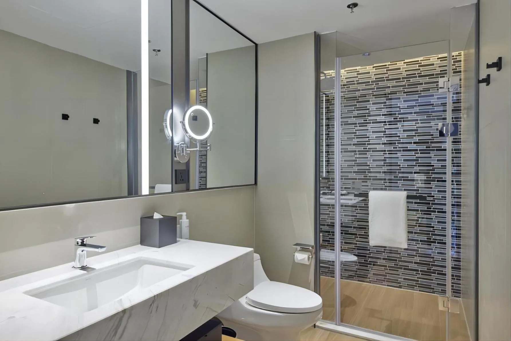 Toilet in Fairfield by Marriott Guangzhou Konggang