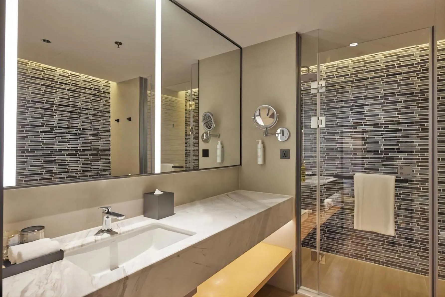 Toilet in Fairfield by Marriott Guangzhou Konggang