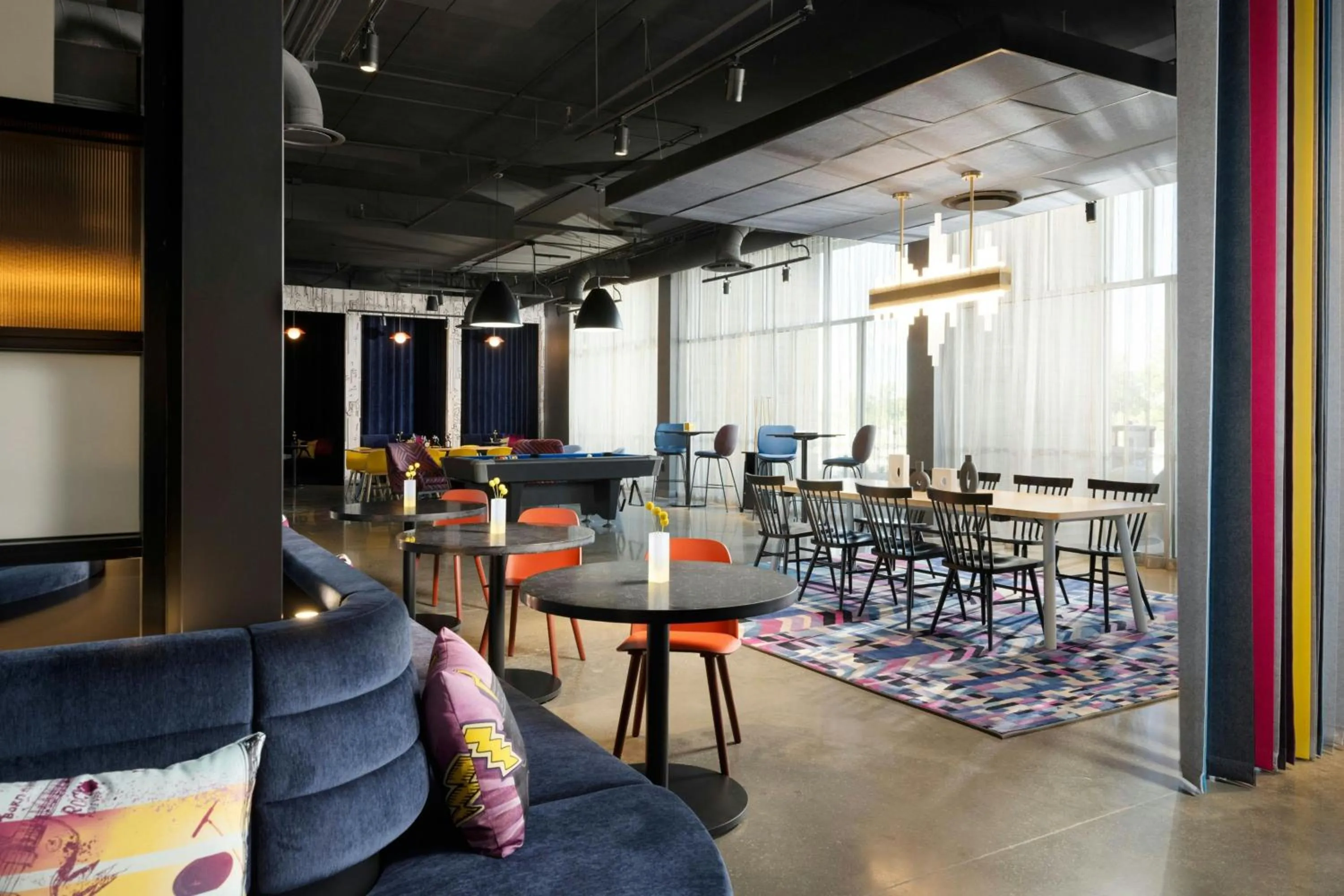 Lobby or reception in Aloft Waukee