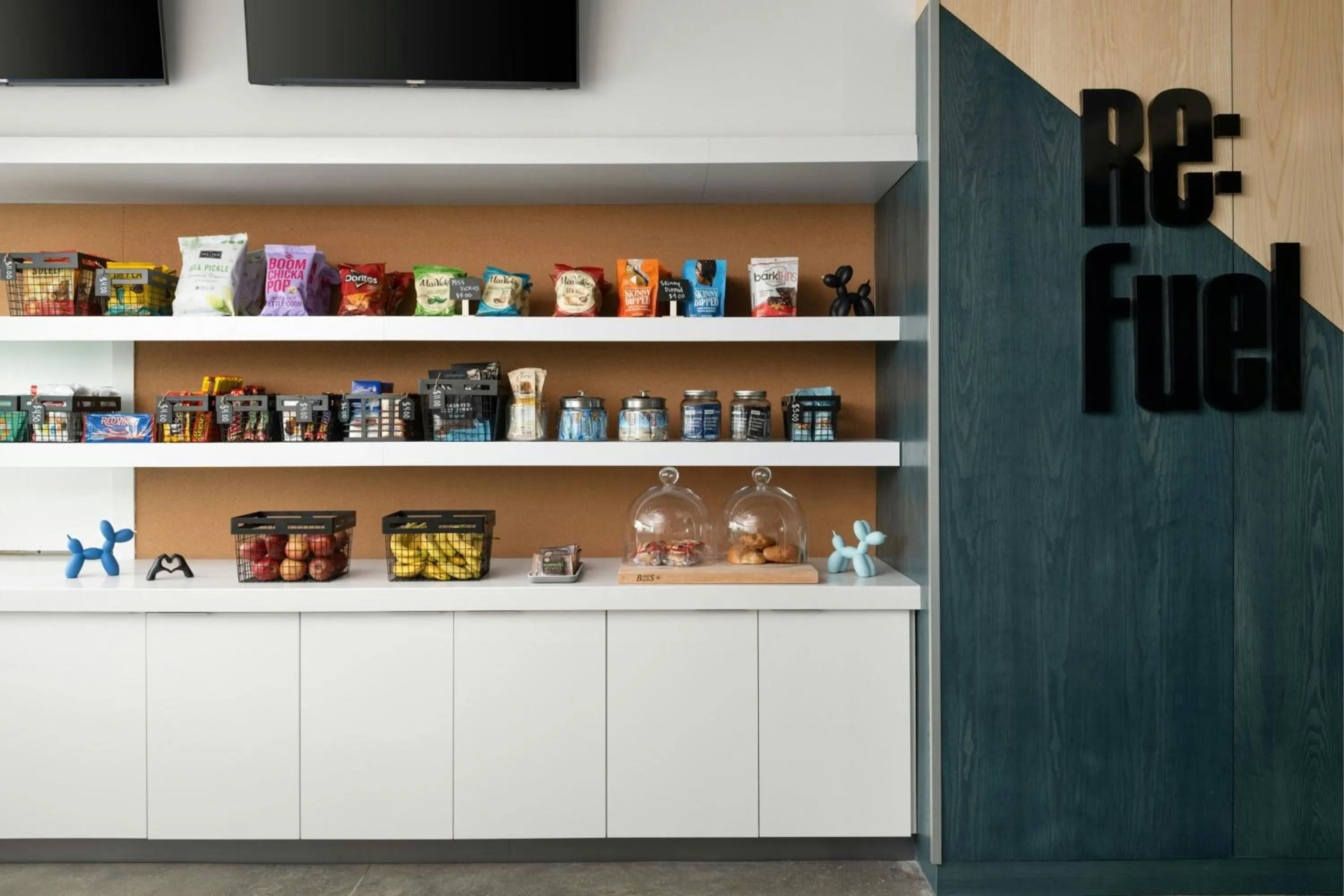 Restaurant/places to eat in Aloft Waukee