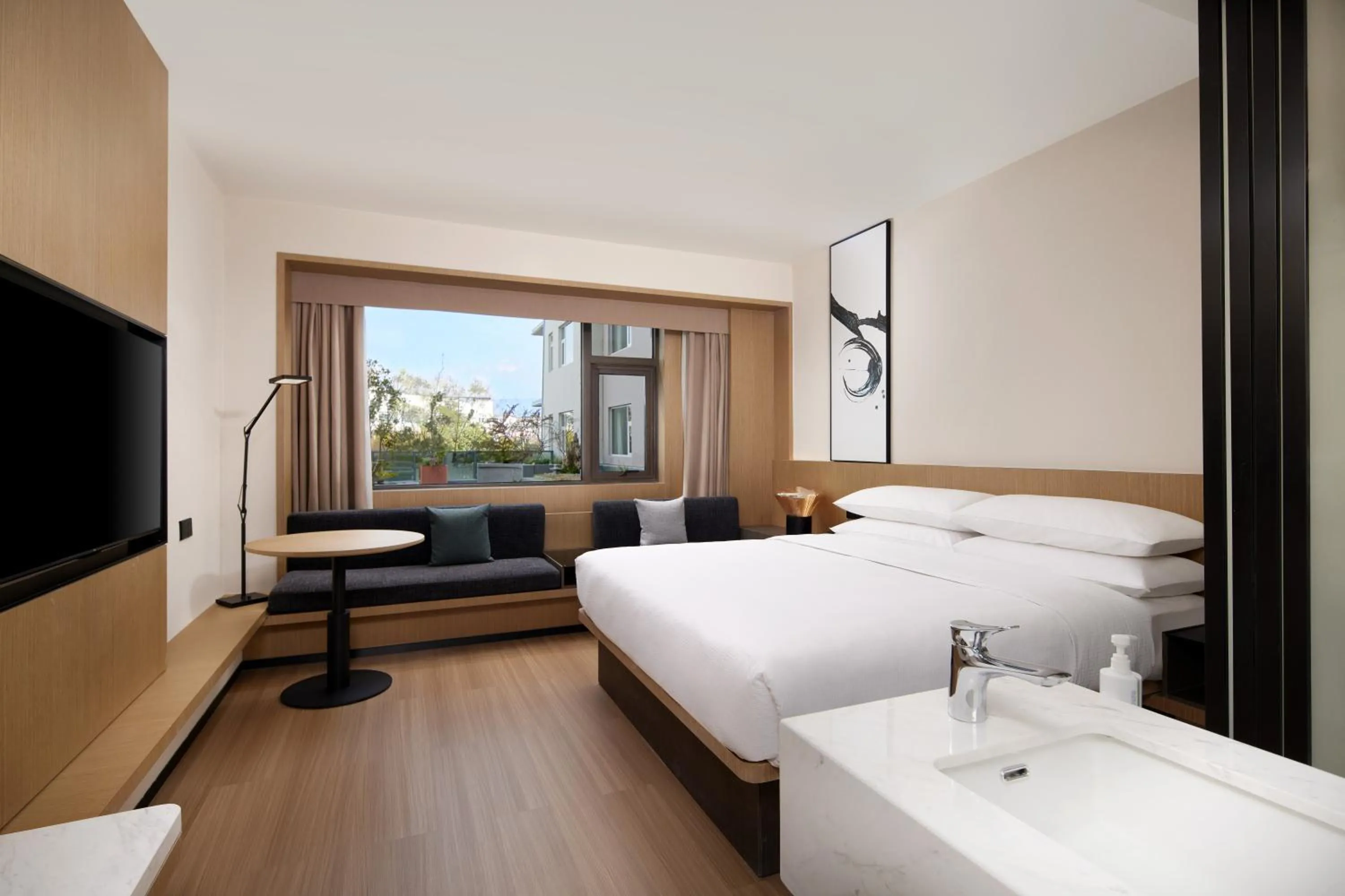 Photo of the whole room, Bed in Fairfield by Marriott Lijiang Ancient Town