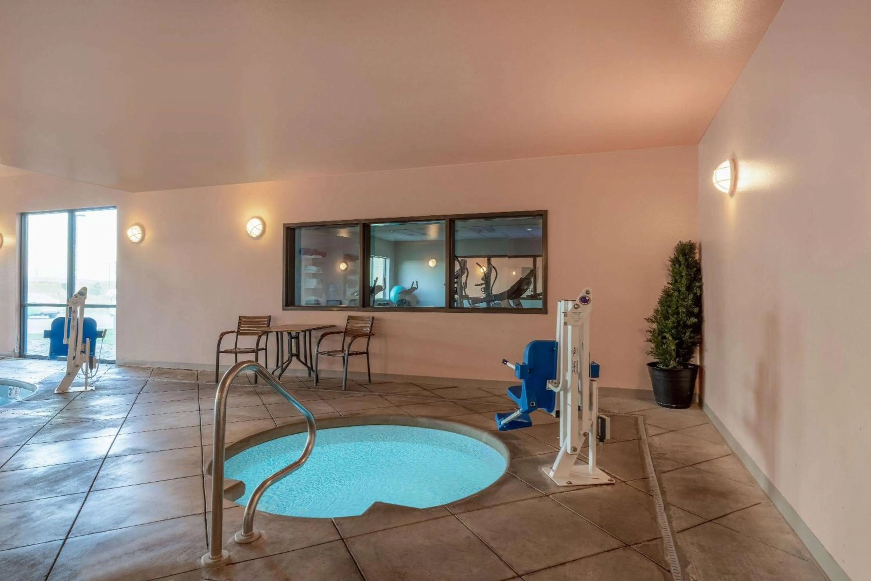 Hot Tub in Baymont by Wyndham Rapid City