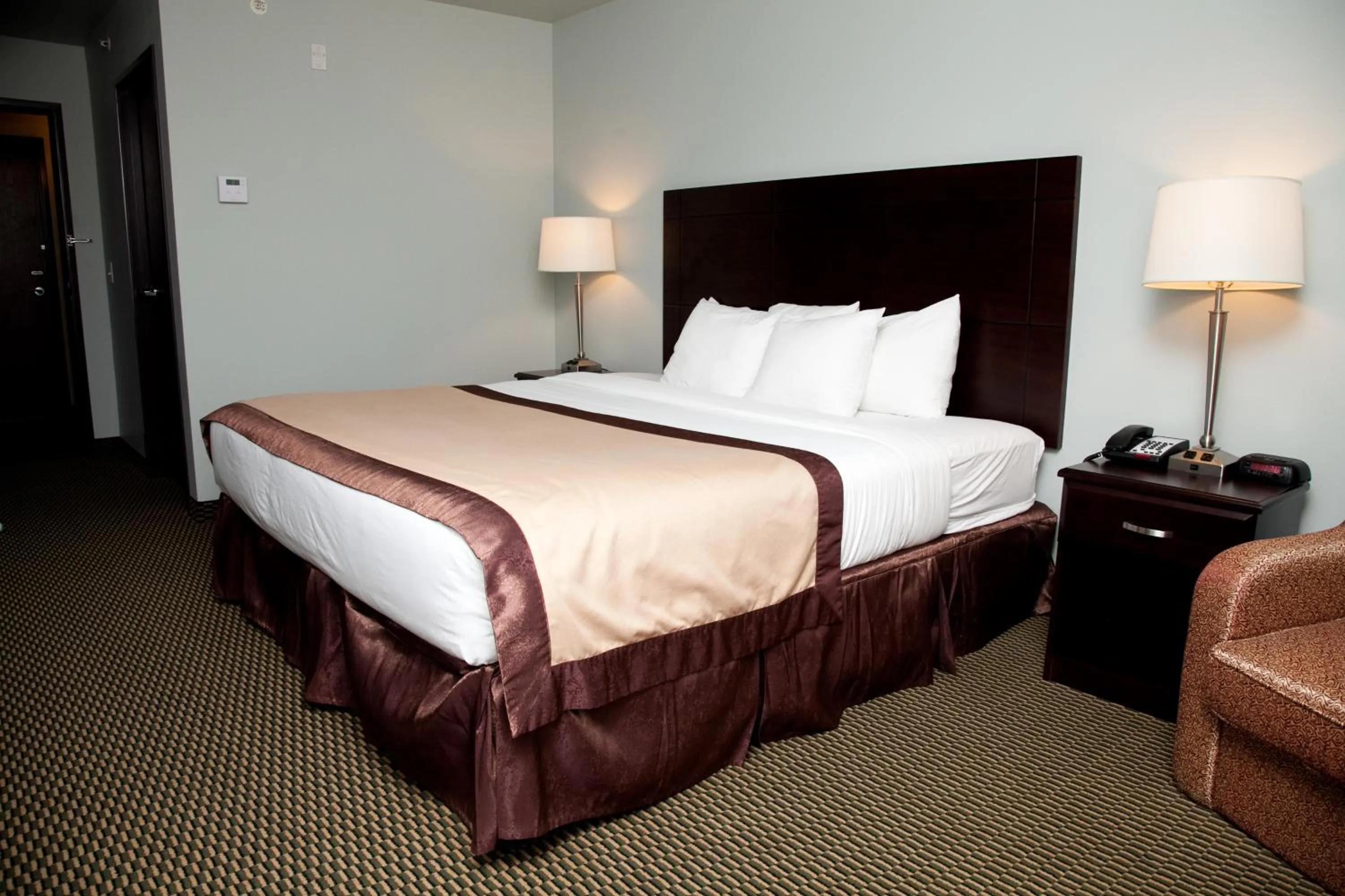 Photo of the whole room, Bed in Baymont by Wyndham Rapid City