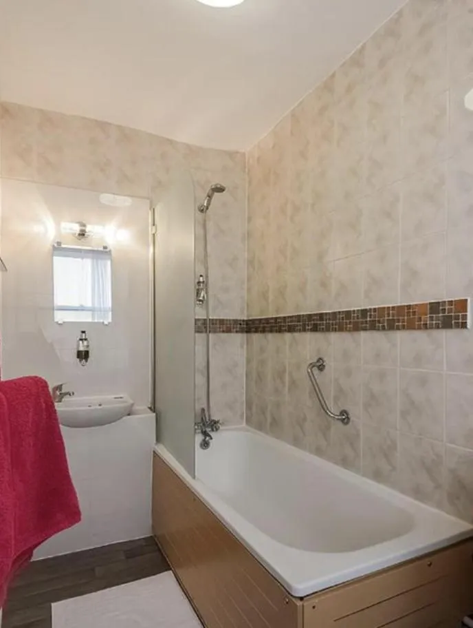 Bathroom in Boston Court Hotel