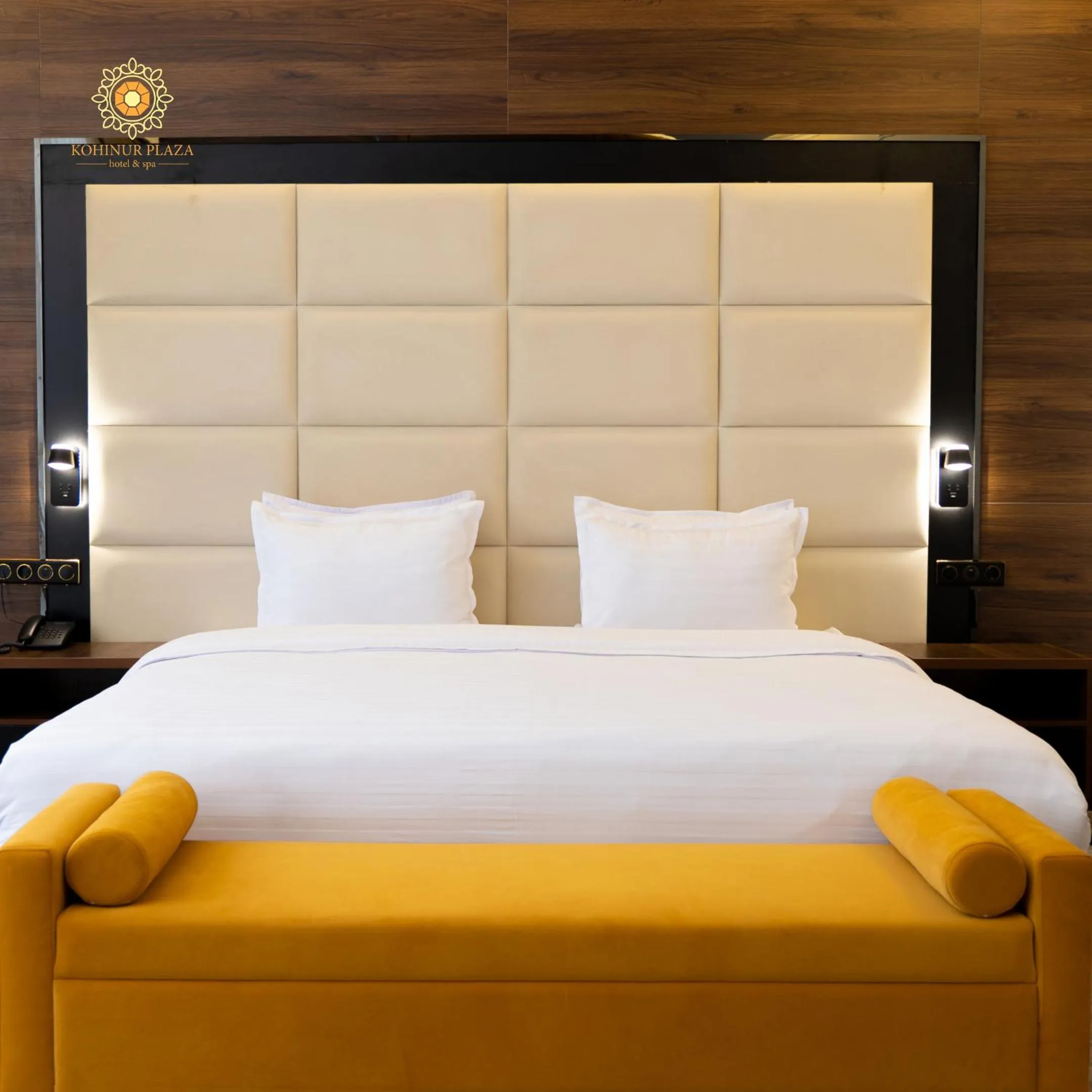 Photo of the whole room, Bed in Kohinur Plaza