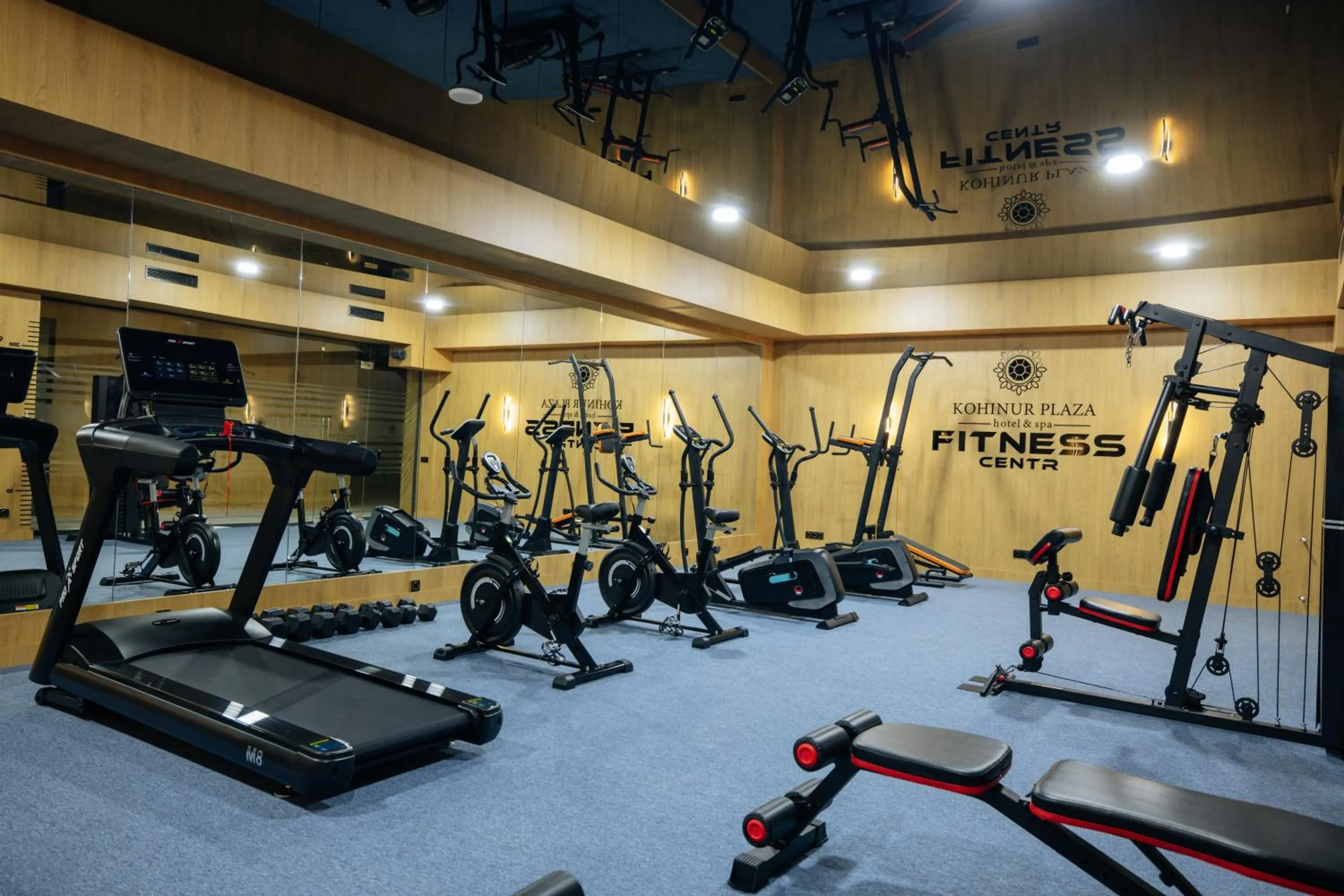 Fitness centre/facilities in Kohinur Plaza