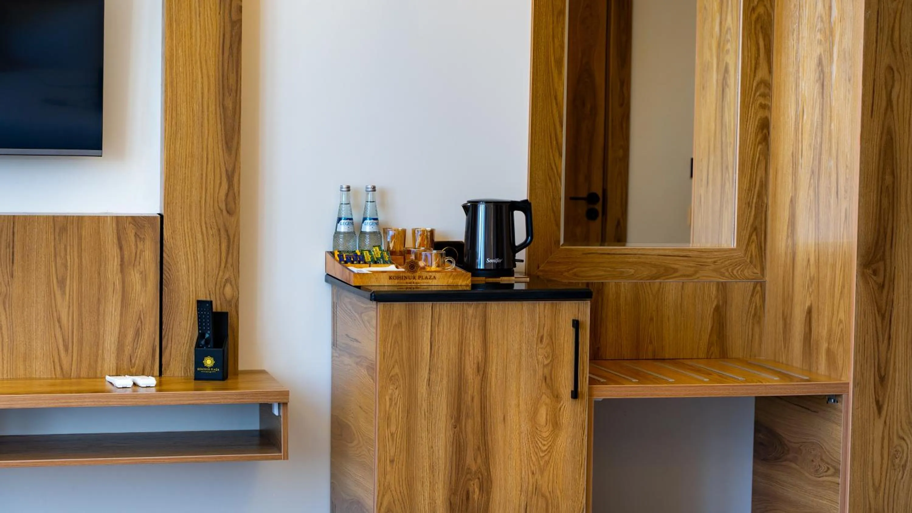 Coffee/tea facilities in Kohinur Plaza