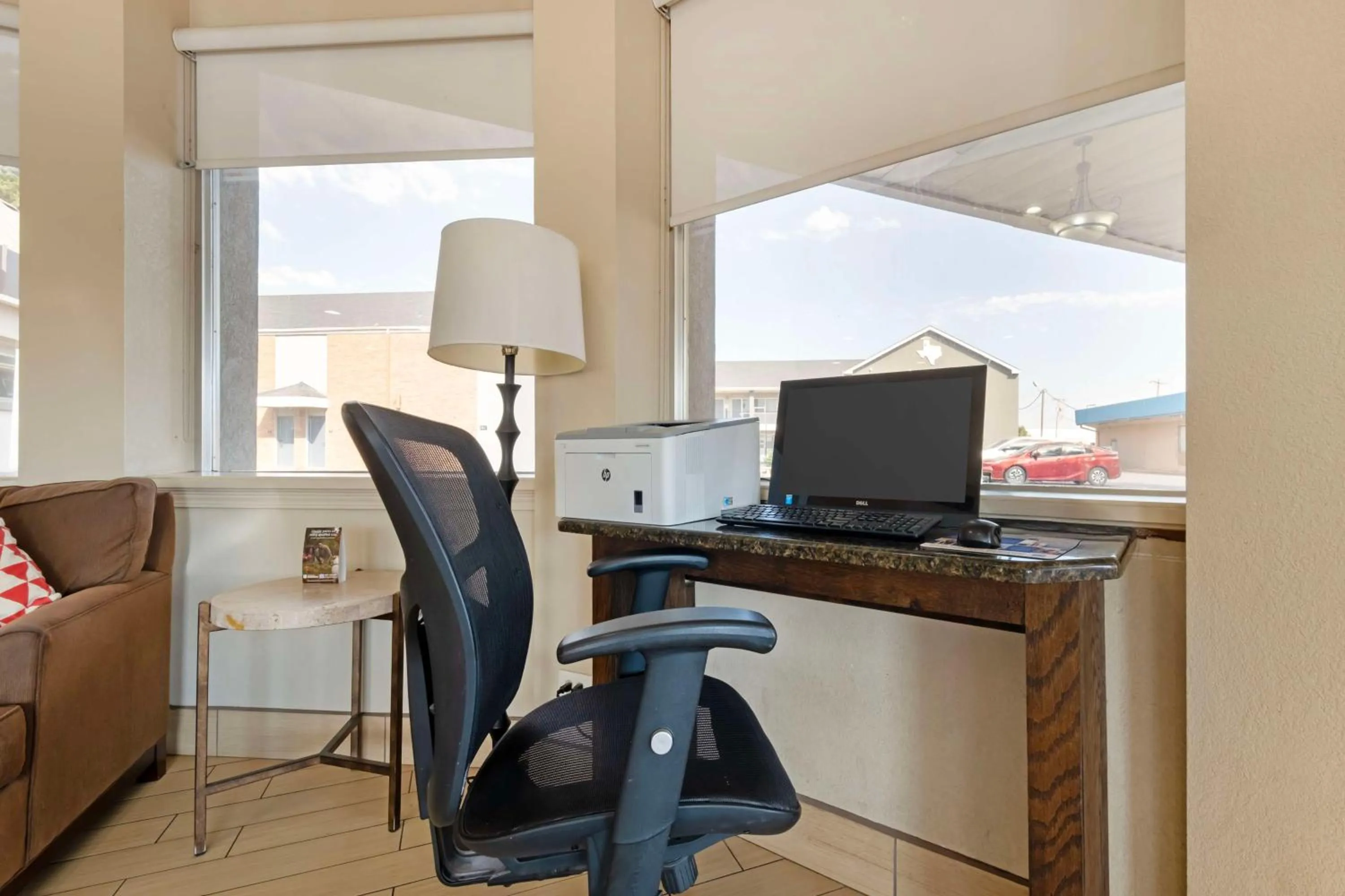 Business facilities in Best Western Red Carpet Inn