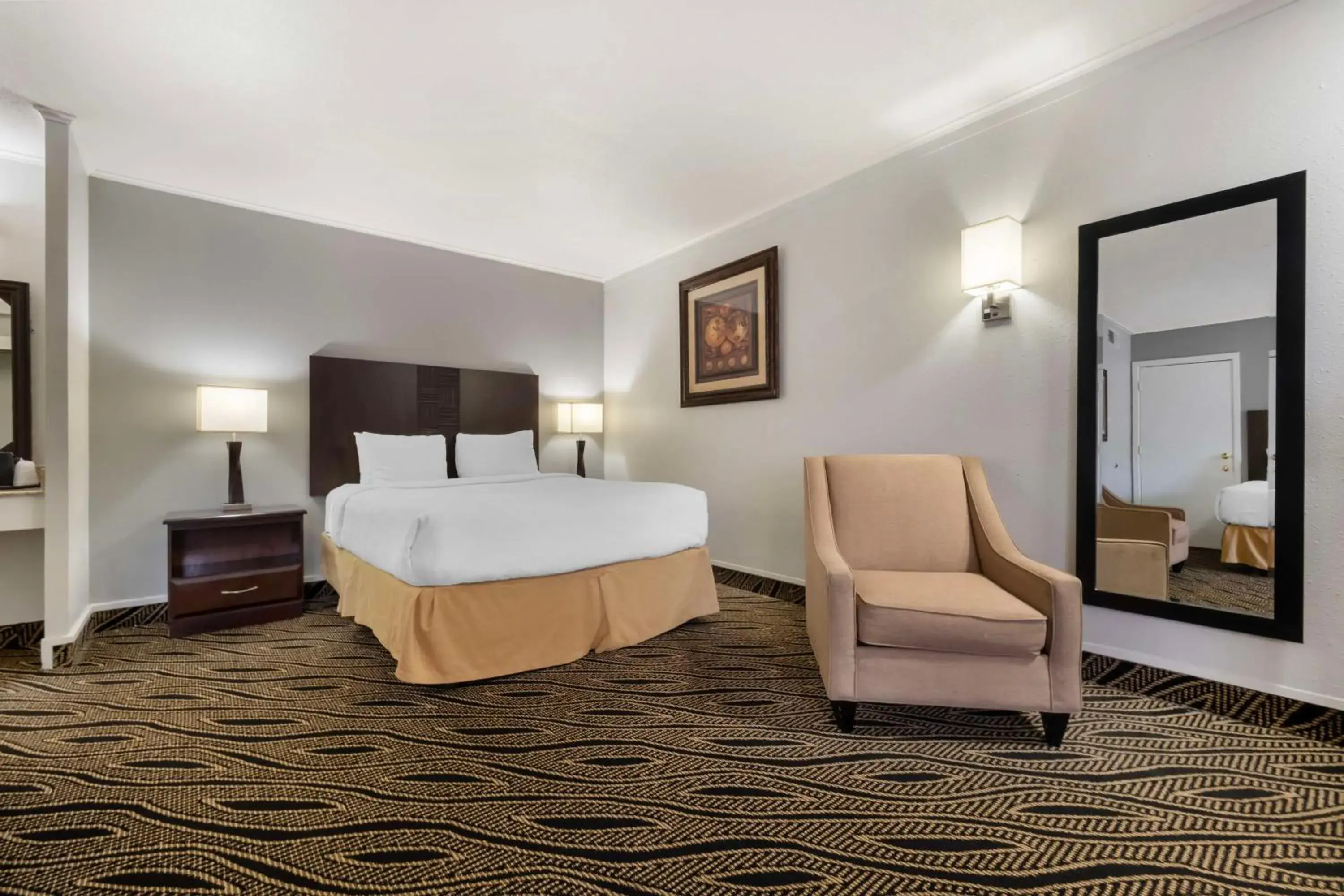 Bedroom, Bed in Best Western Red Carpet Inn Bedroom, Bed in Best Western Red Carpet Inn