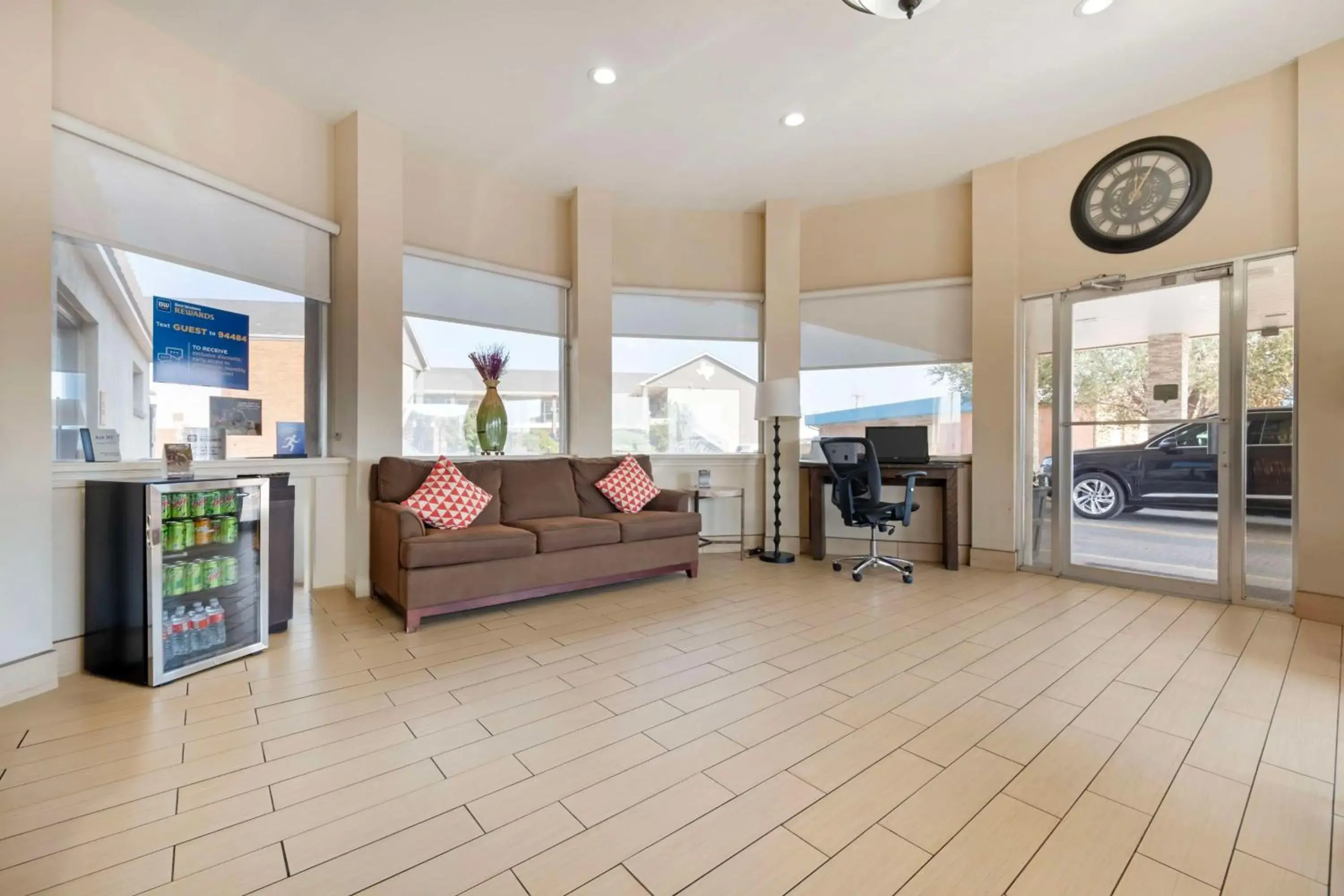 Lobby or reception in Best Western Red Carpet Inn Lobby or reception in Best Western Red Carpet Inn