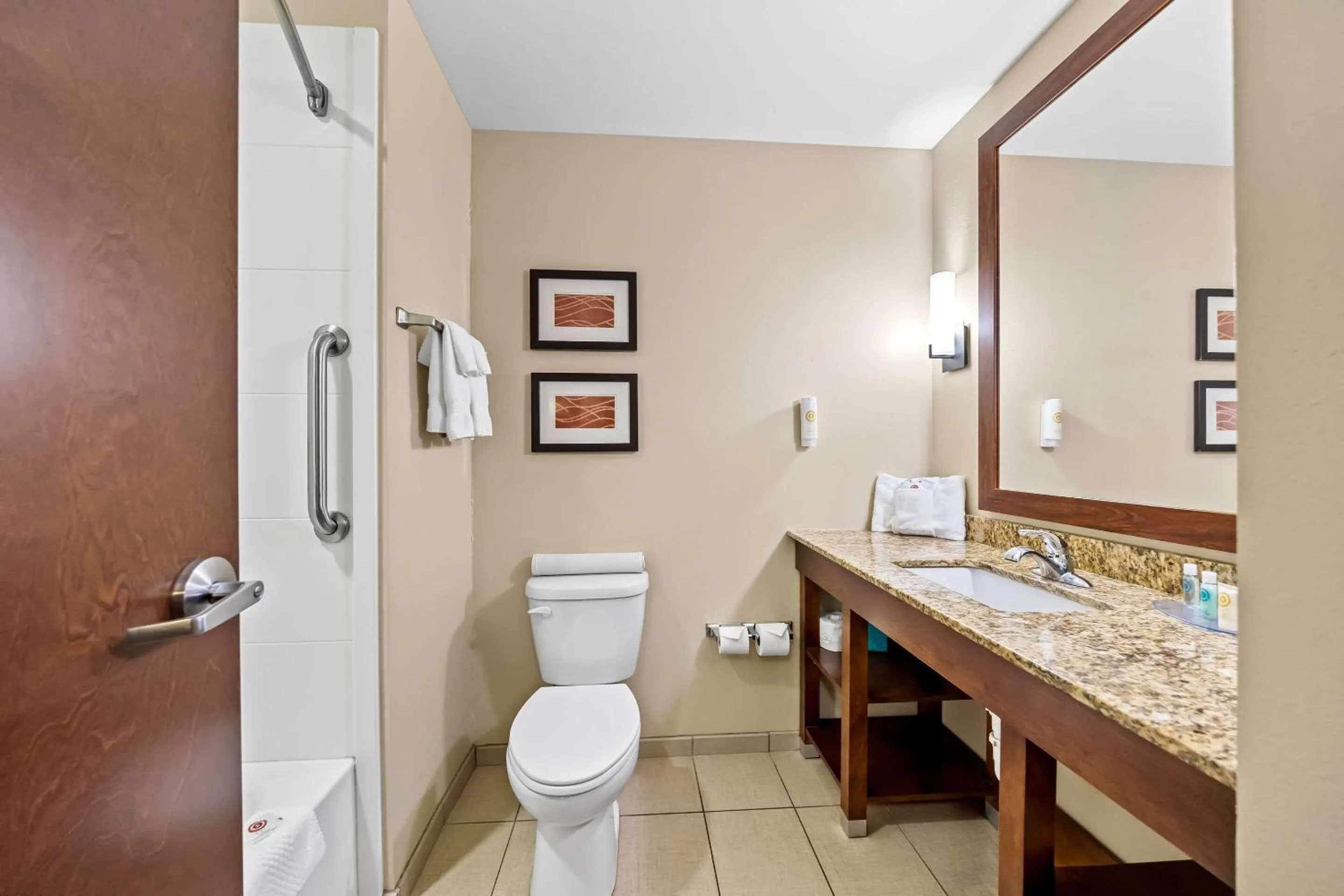 Bedroom in Comfort Inn & Suites West - Medical Center