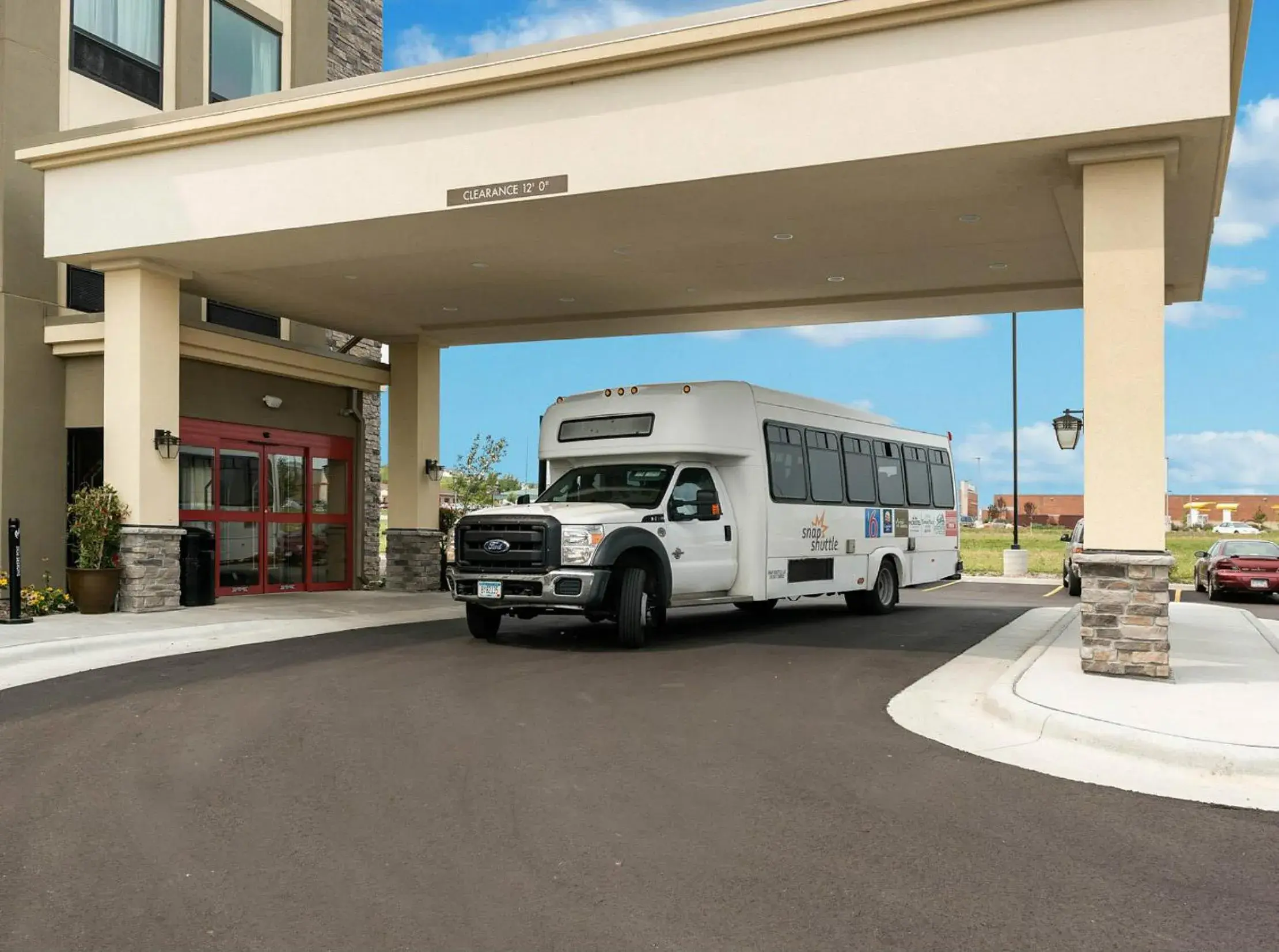 Facade/entrance in Comfort Inn & Suites West - Medical Center Facade/entrance in Comfort Inn & Suites West - Medical Center